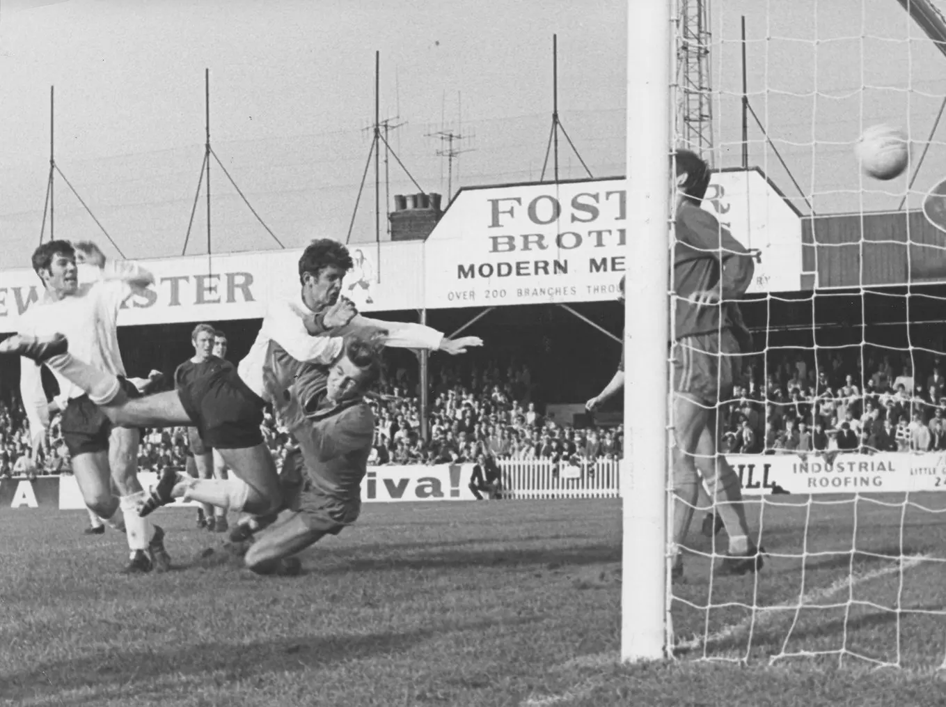 alan-slough.-scoring-v-shrewsbury-1969.jpg