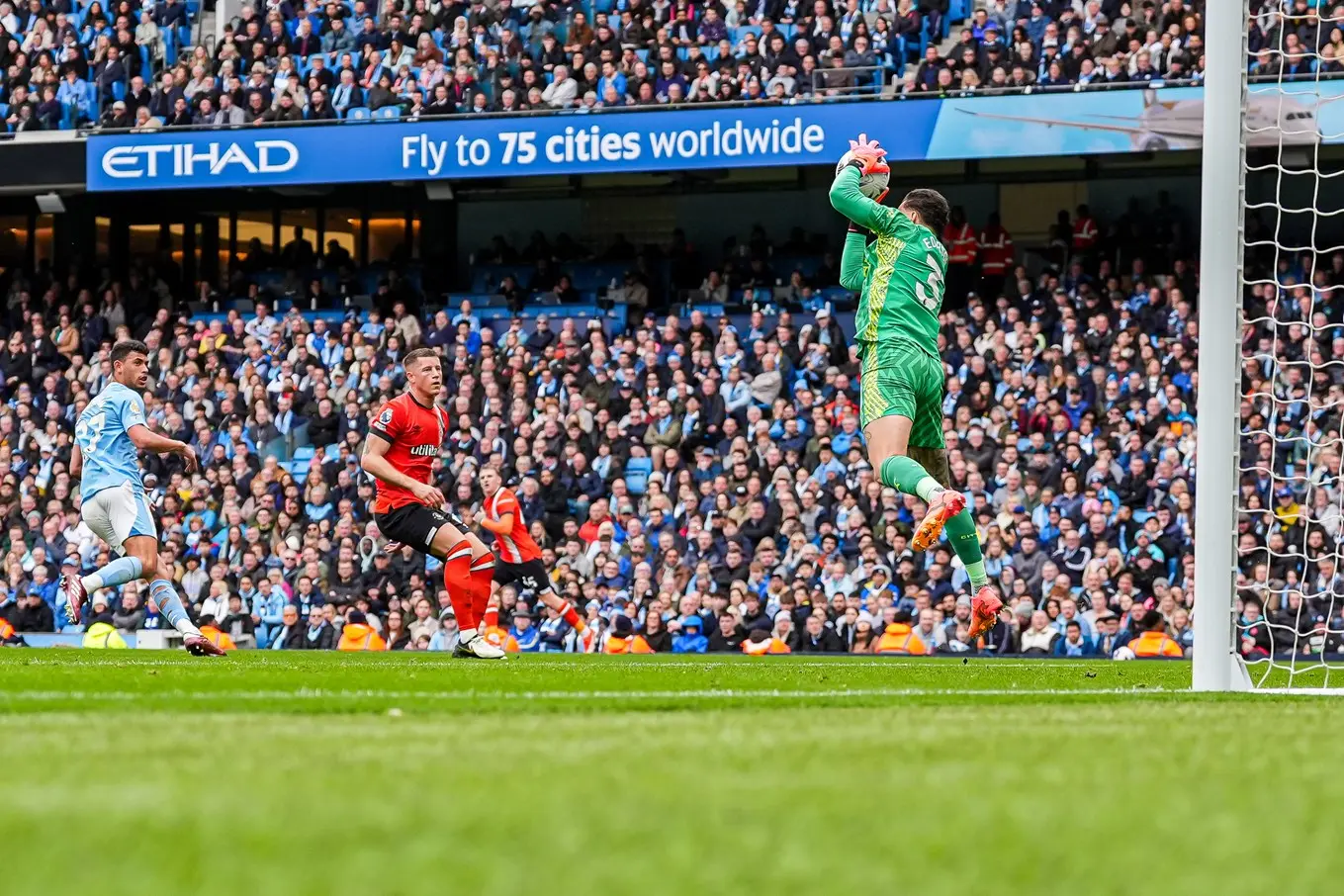 ltfc_mancity_v_luton_13apr24_032.jpg