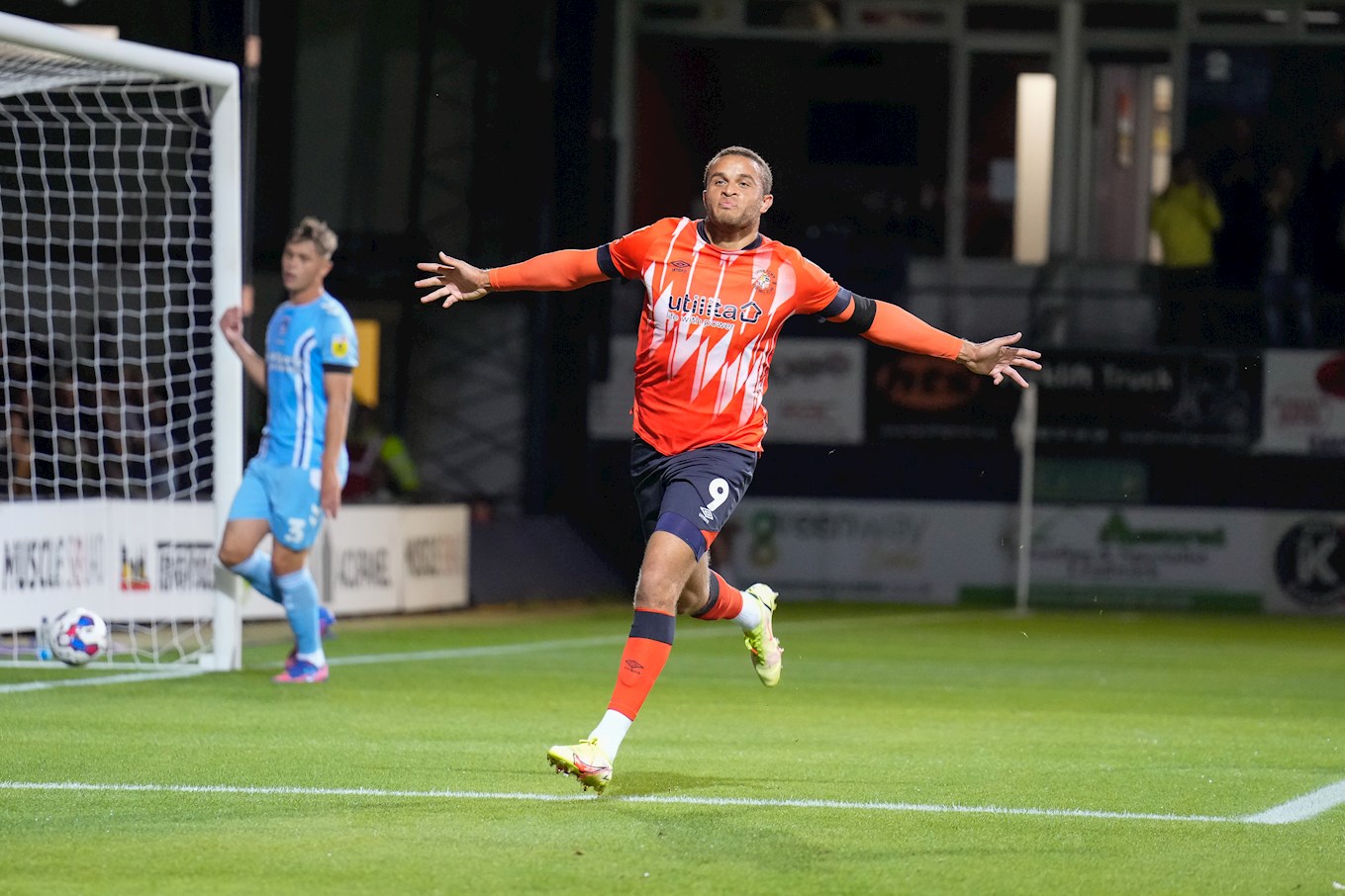 pmi_luton_v_coventry_14sep22_morris_goal_2_0033.jpg