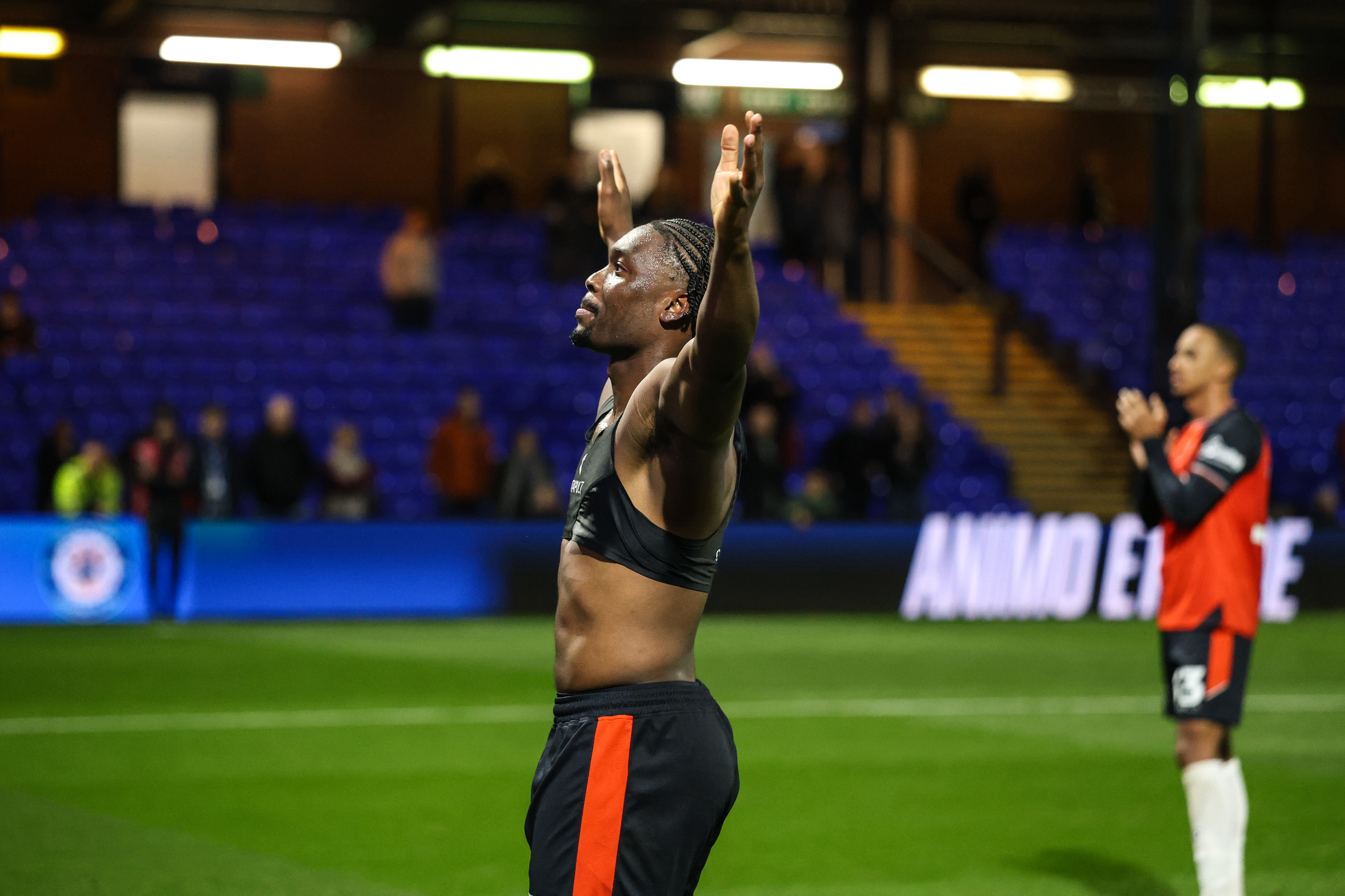 GD Stockport v Luton 08NOV25 281 Image