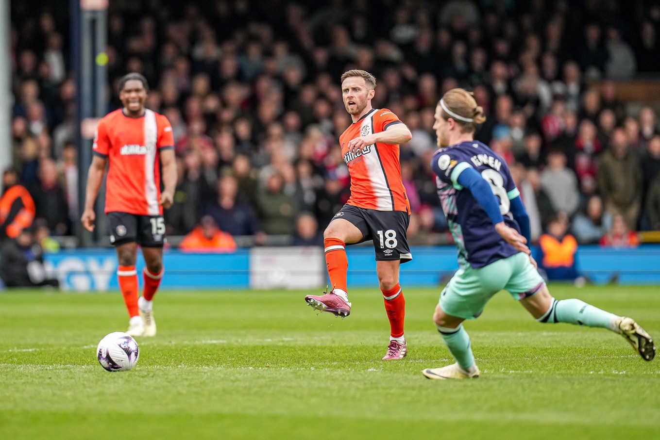 ltfc_luton_v_brentford_20apr24_046.jpg