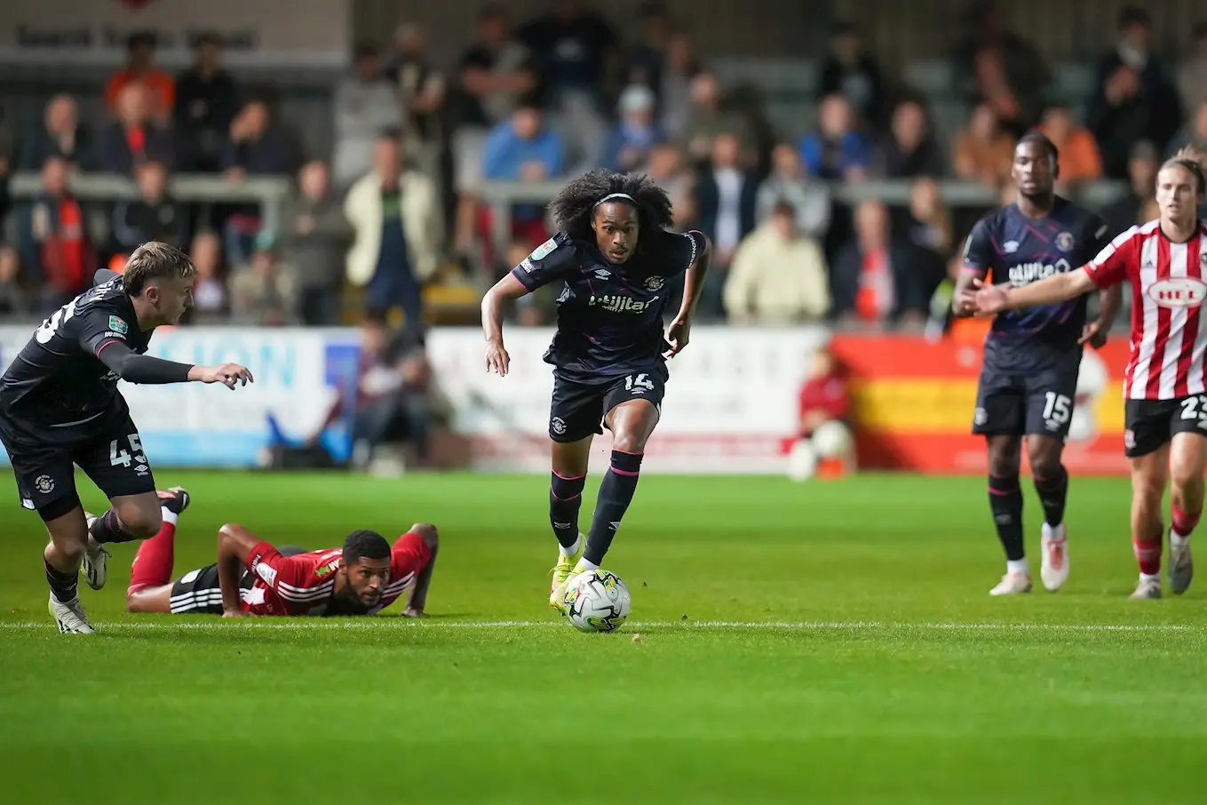 ltfc_exeter_v_luton_26sep23_0011.jpg