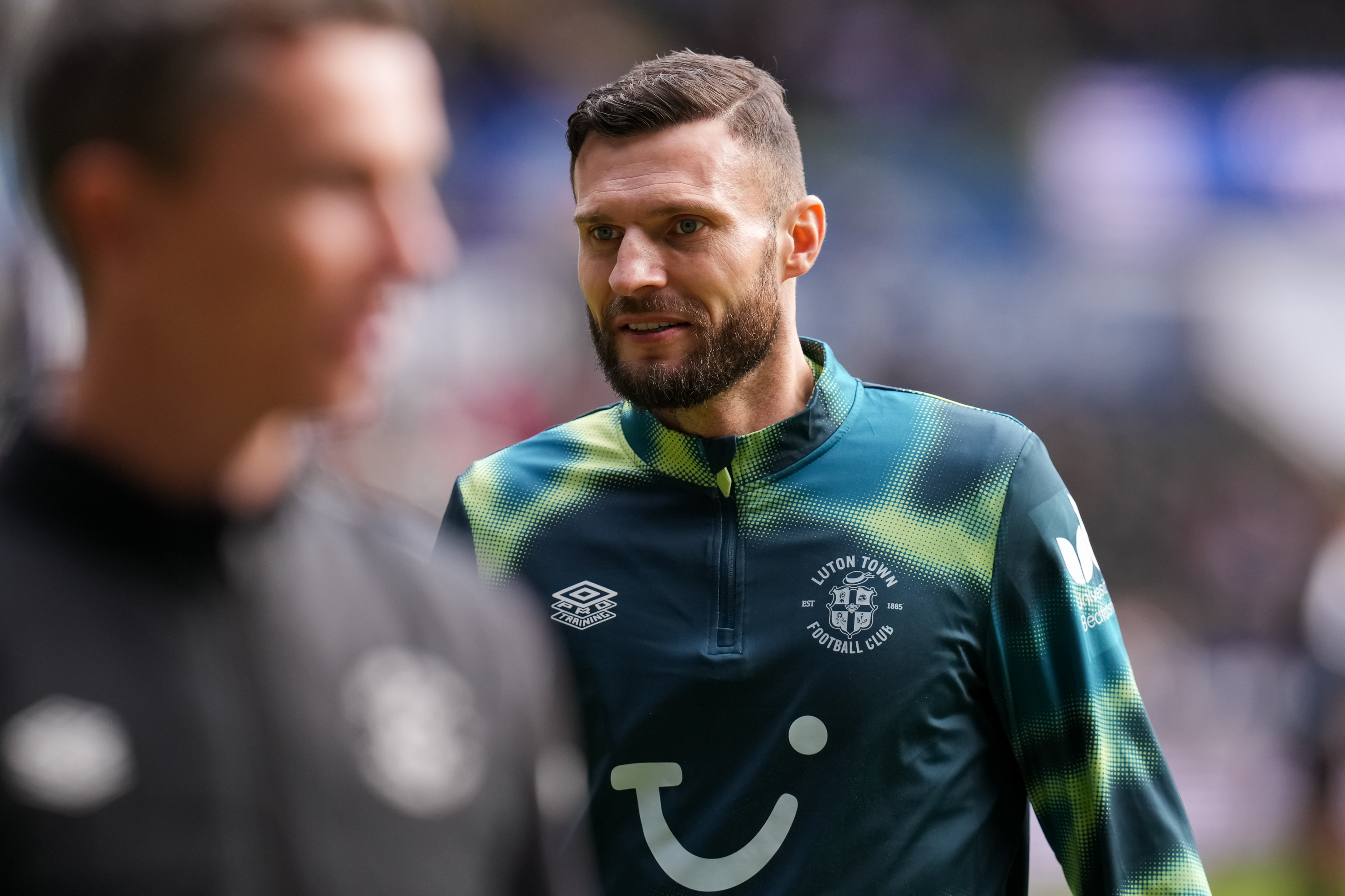 Erik Pieters warming up.