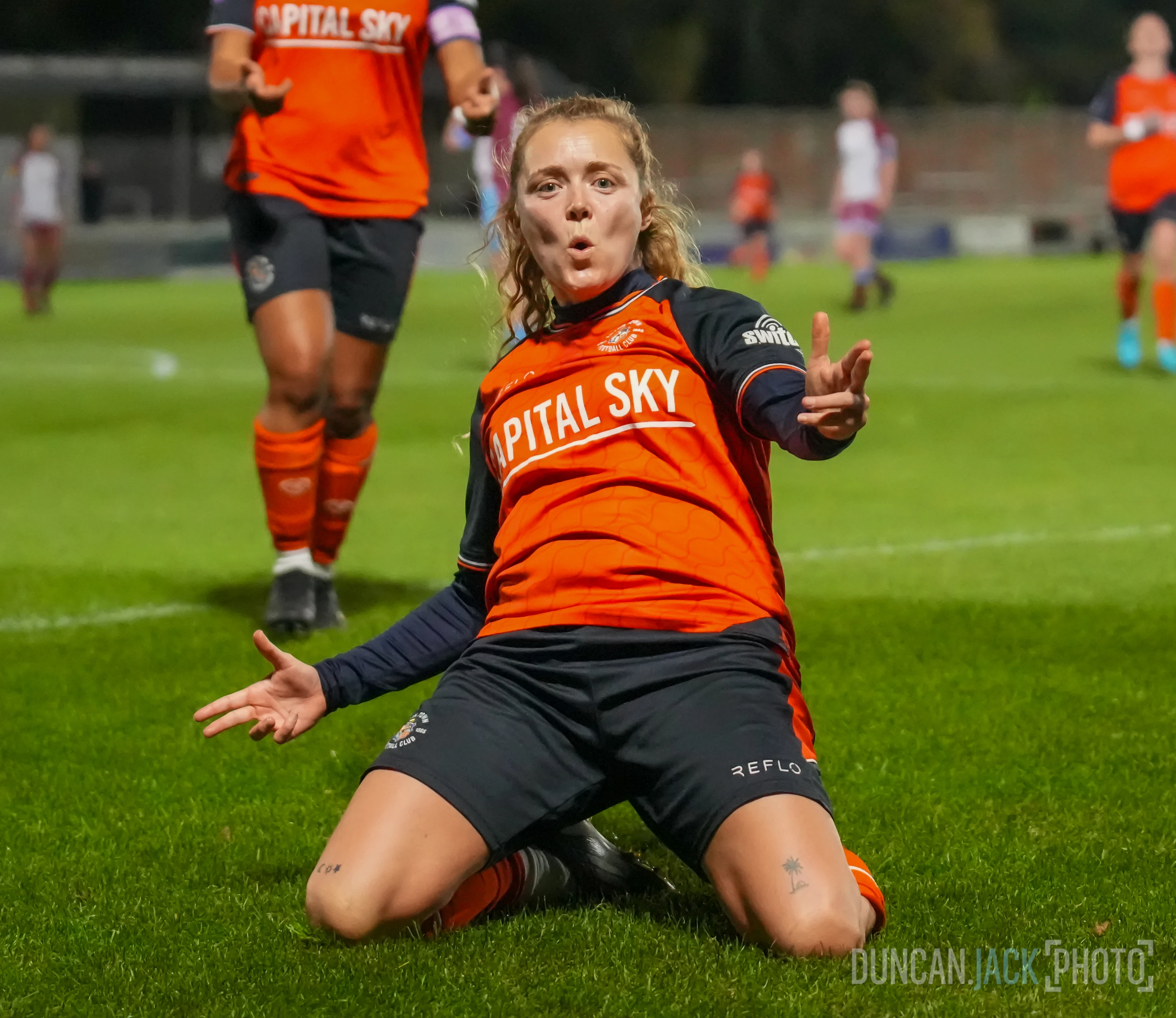 Chesham v Luton 30.10.25 00016 Image