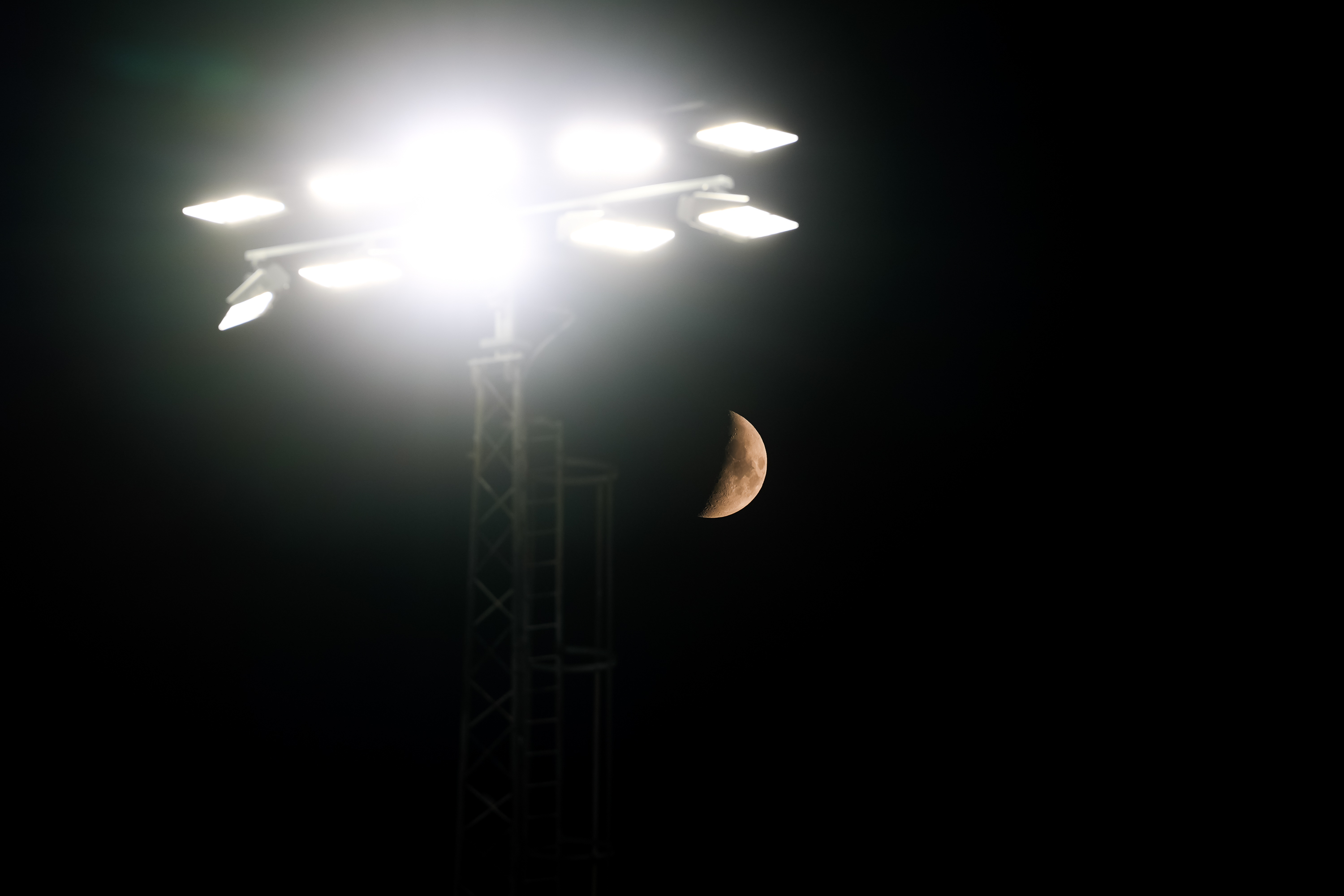 floodlight moon