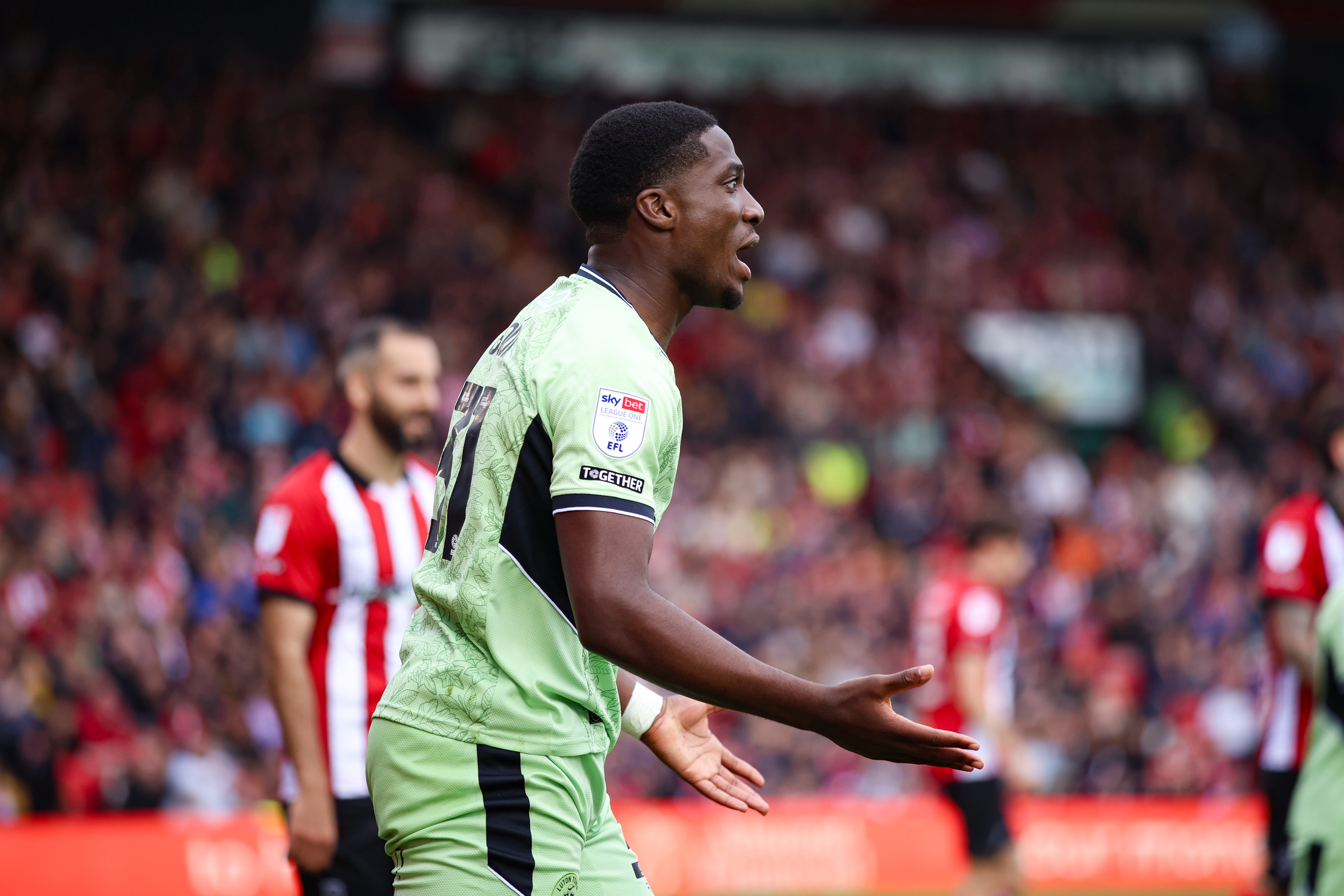 GD Lincoln v Luton 20SEP25 007 Image