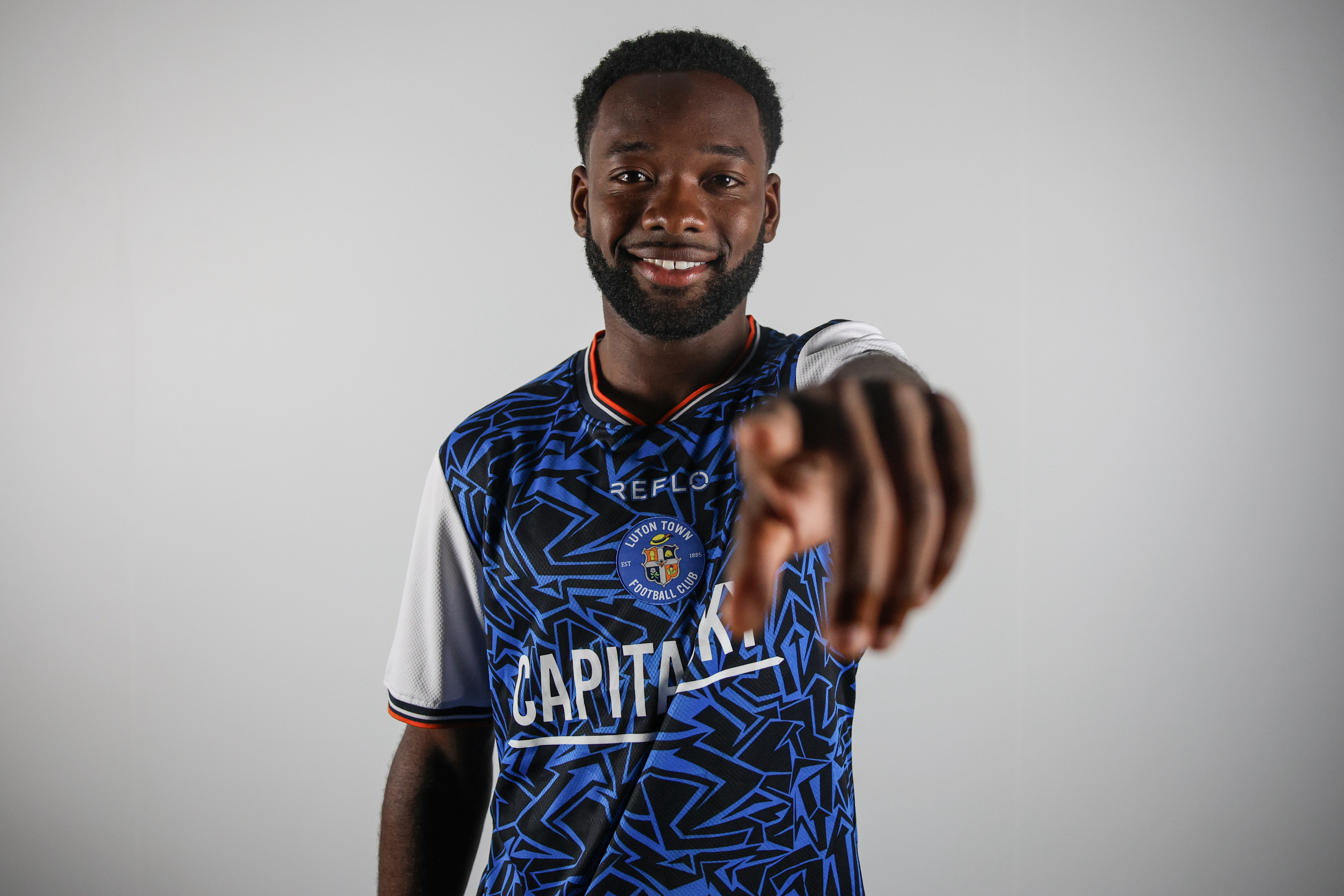 GD Shayden Morris Signing 036 Image