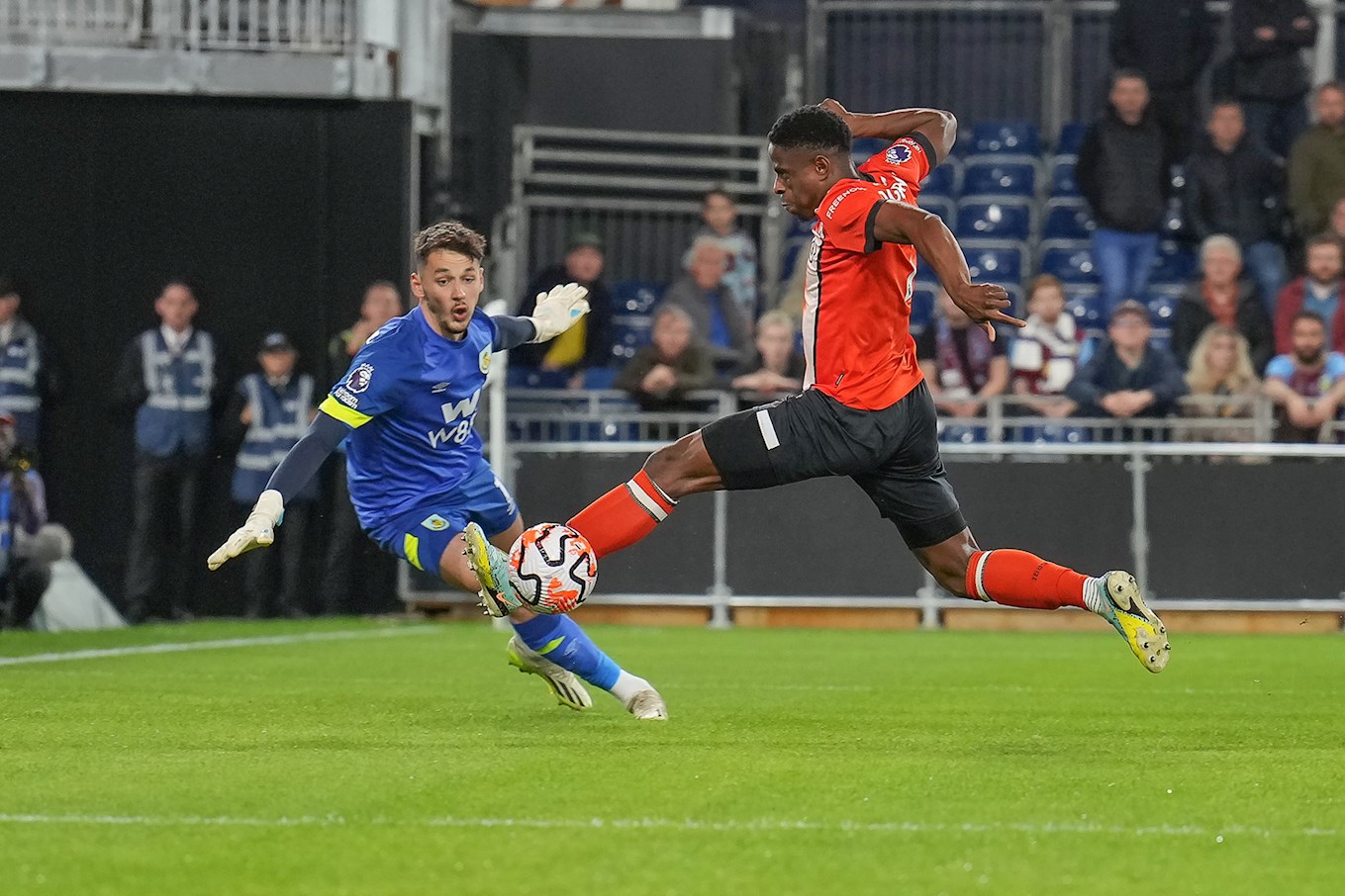 ltfc_luton_v_burnley_03oct23_0020.jpg