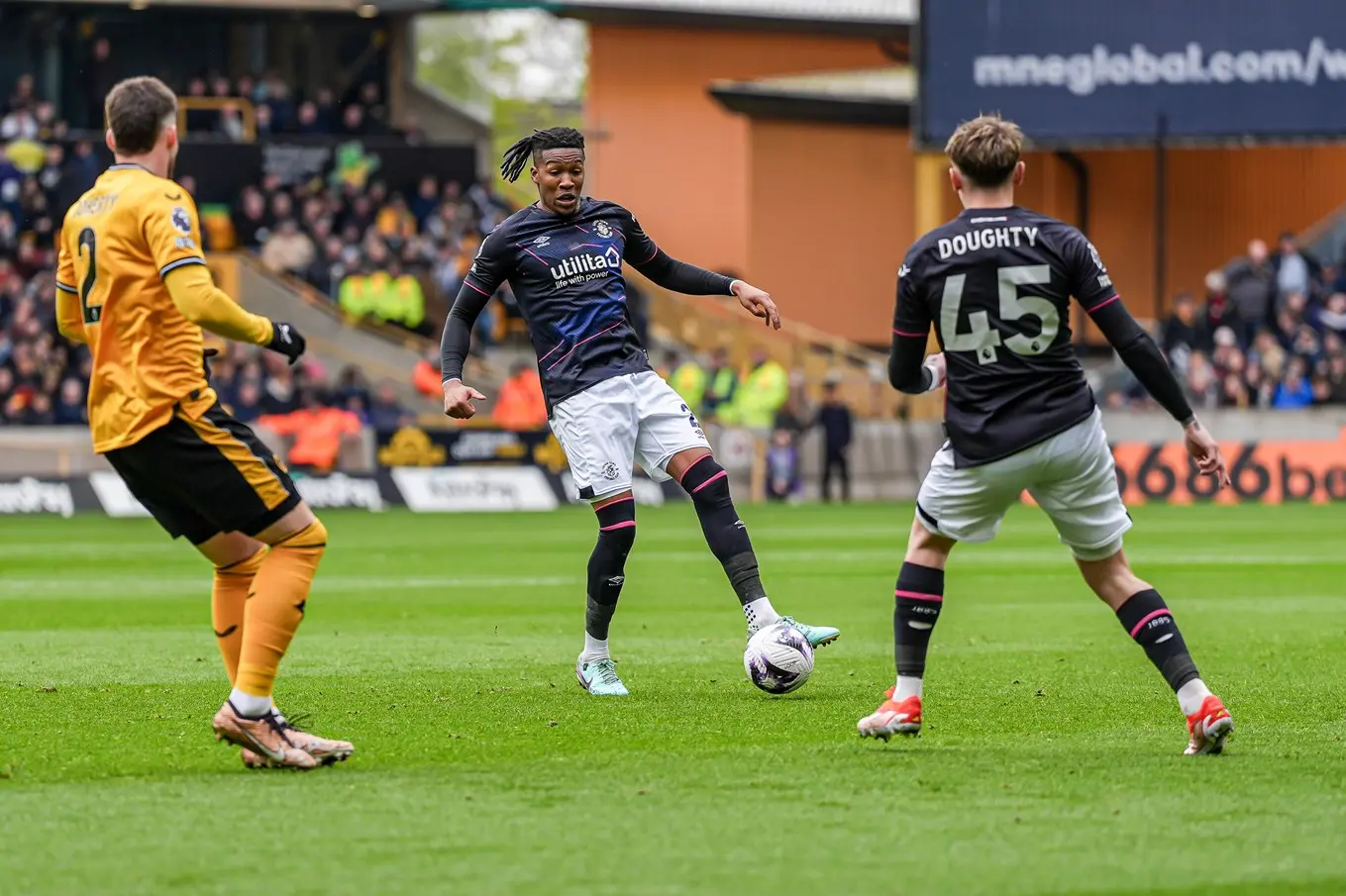 ltfc_wolves_v_luton_27apr24_029.jpg