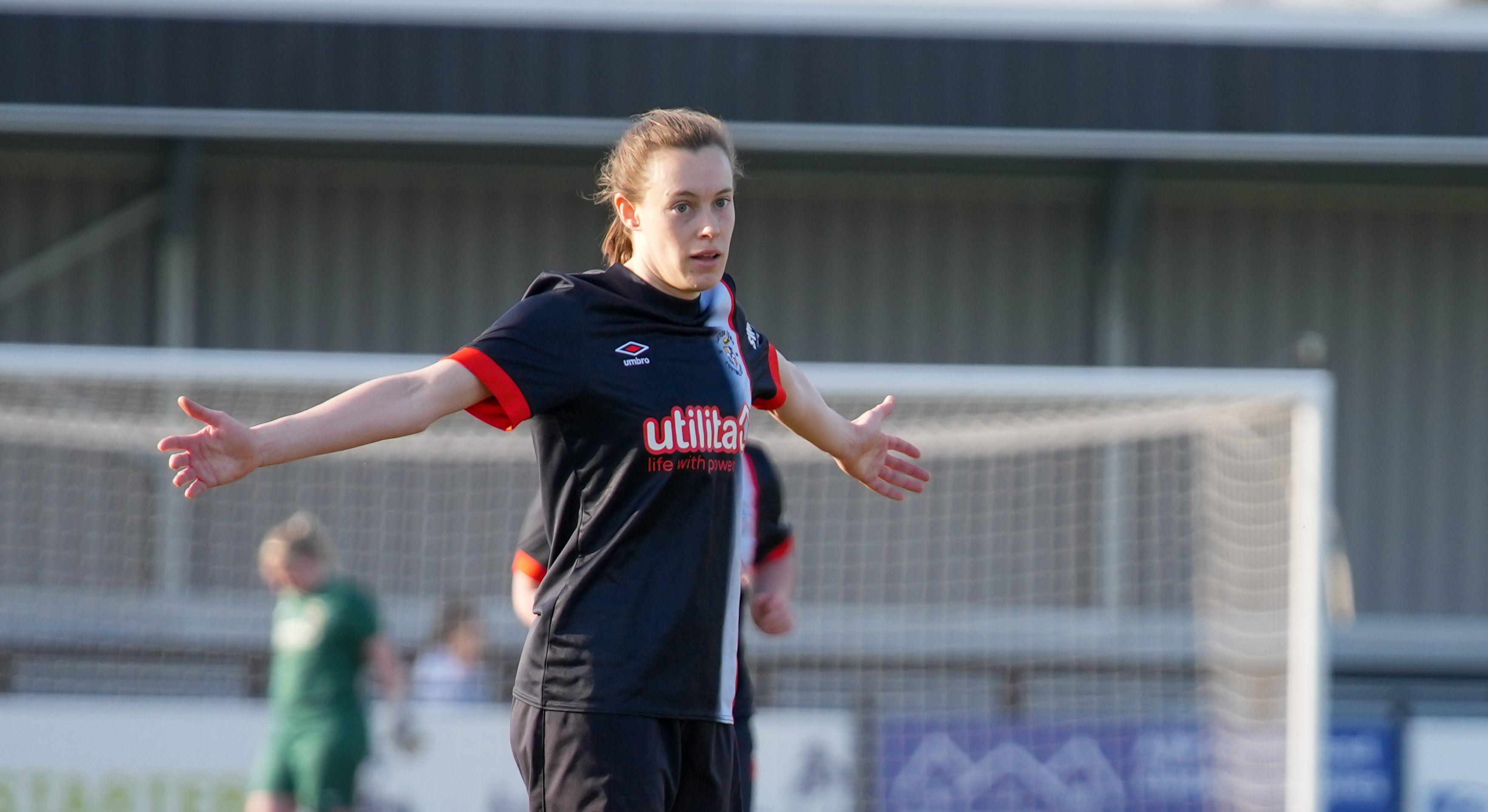 Fi Buttigieg in action for Luton Town Ladies.