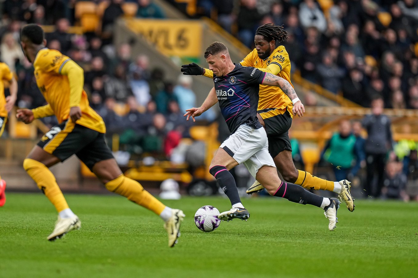 ltfc_wolves_v_luton_27apr24_045.jpg