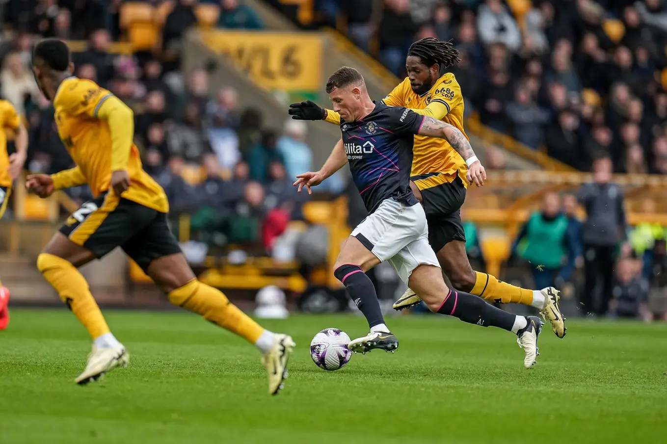 ltfc_wolves_v_luton_27apr24_045.jpg