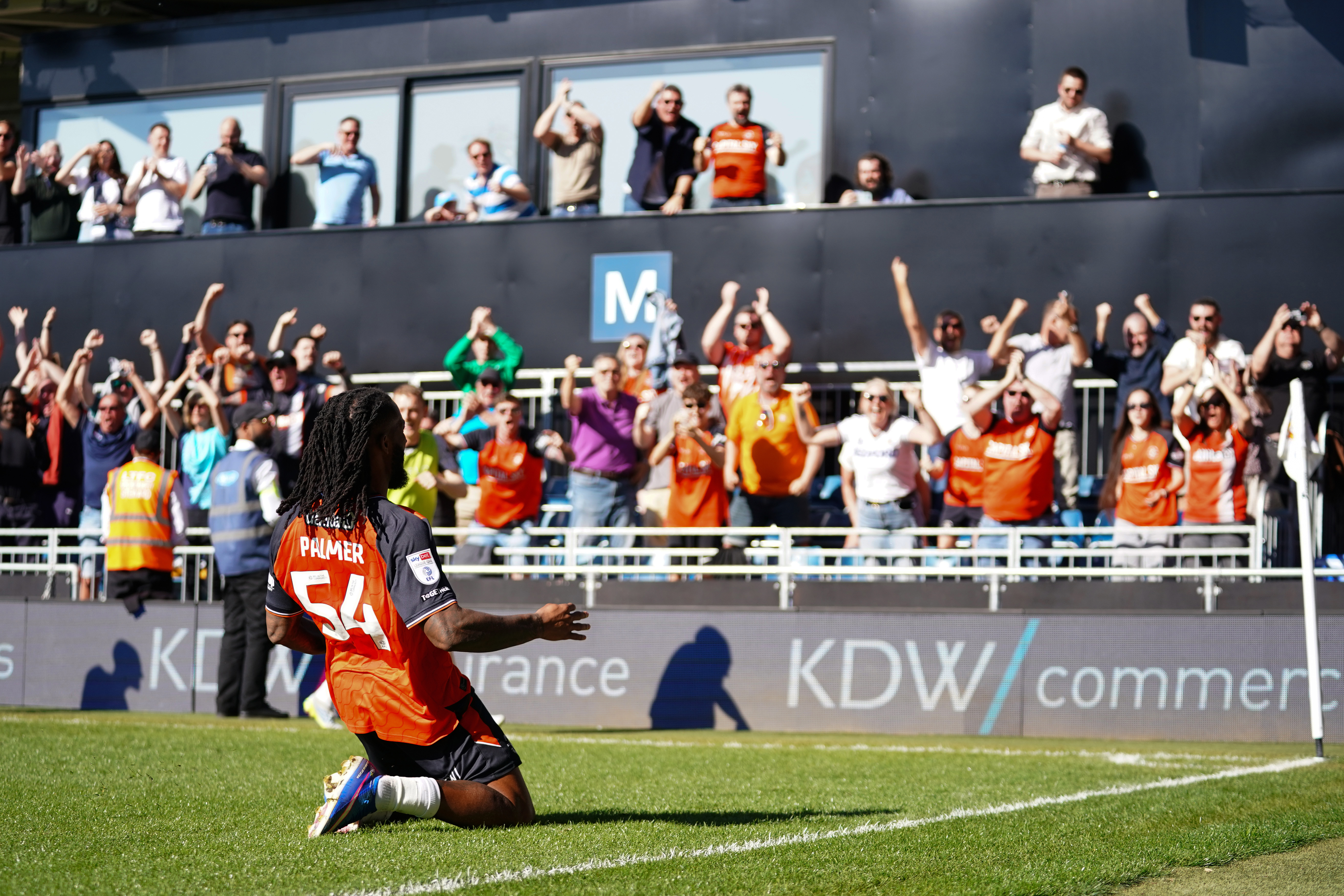 Kasey Palmer Barnsley cele