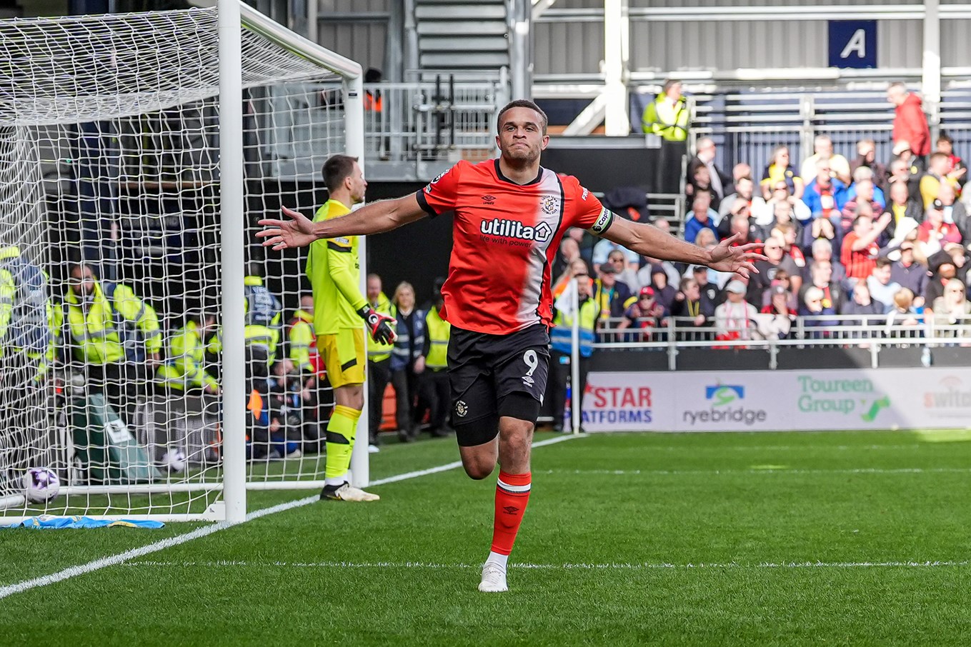 ltfc_luton_v_bournemouth_06apr24_morris_goal_023.jpg