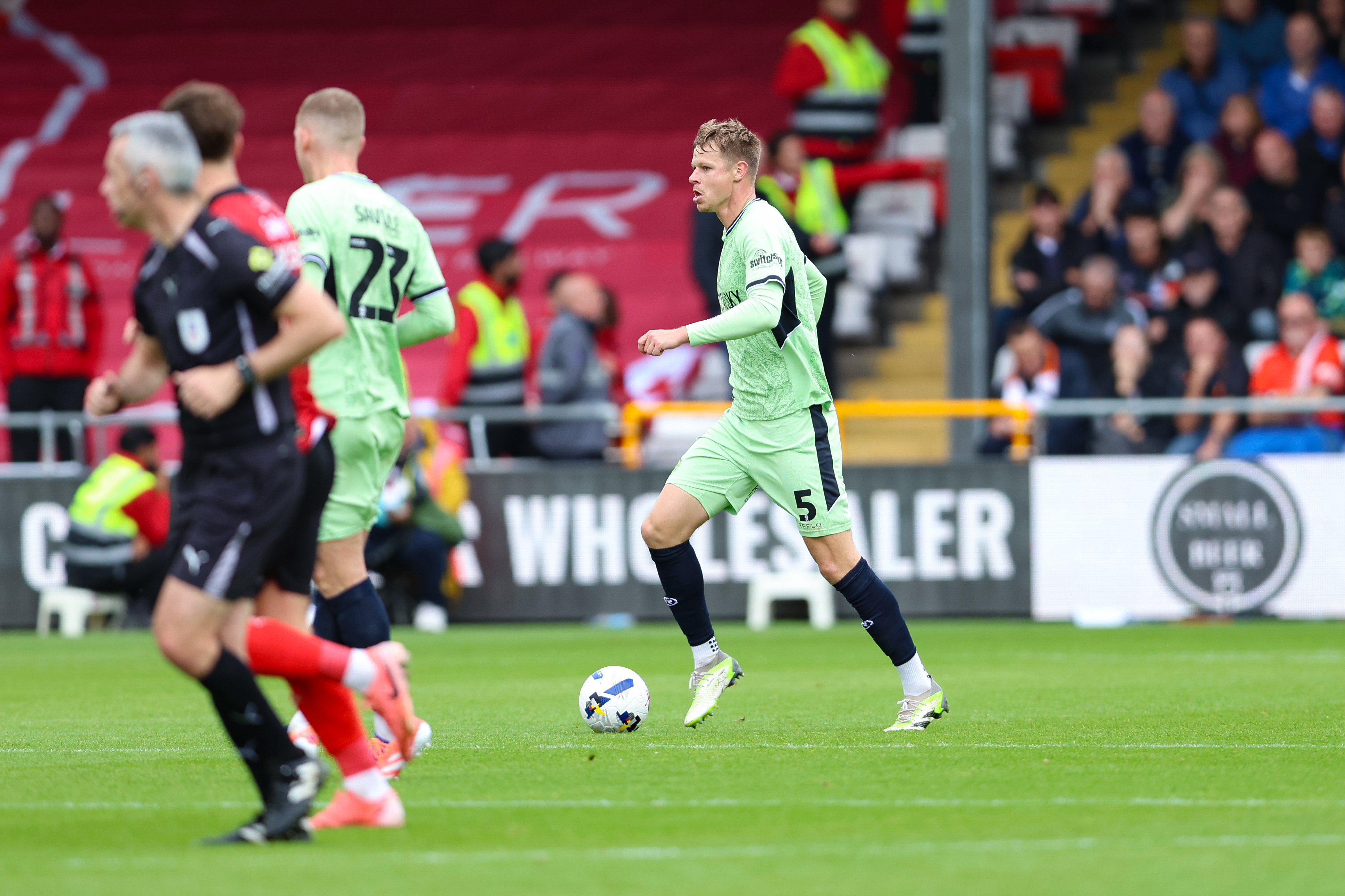 GD Lincoln v Luton 20SEP25 013 Image