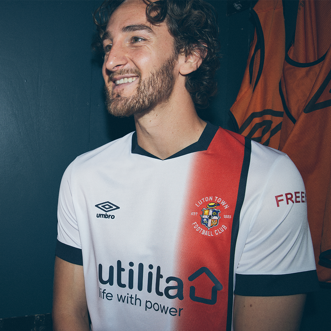 away-kit-6.png