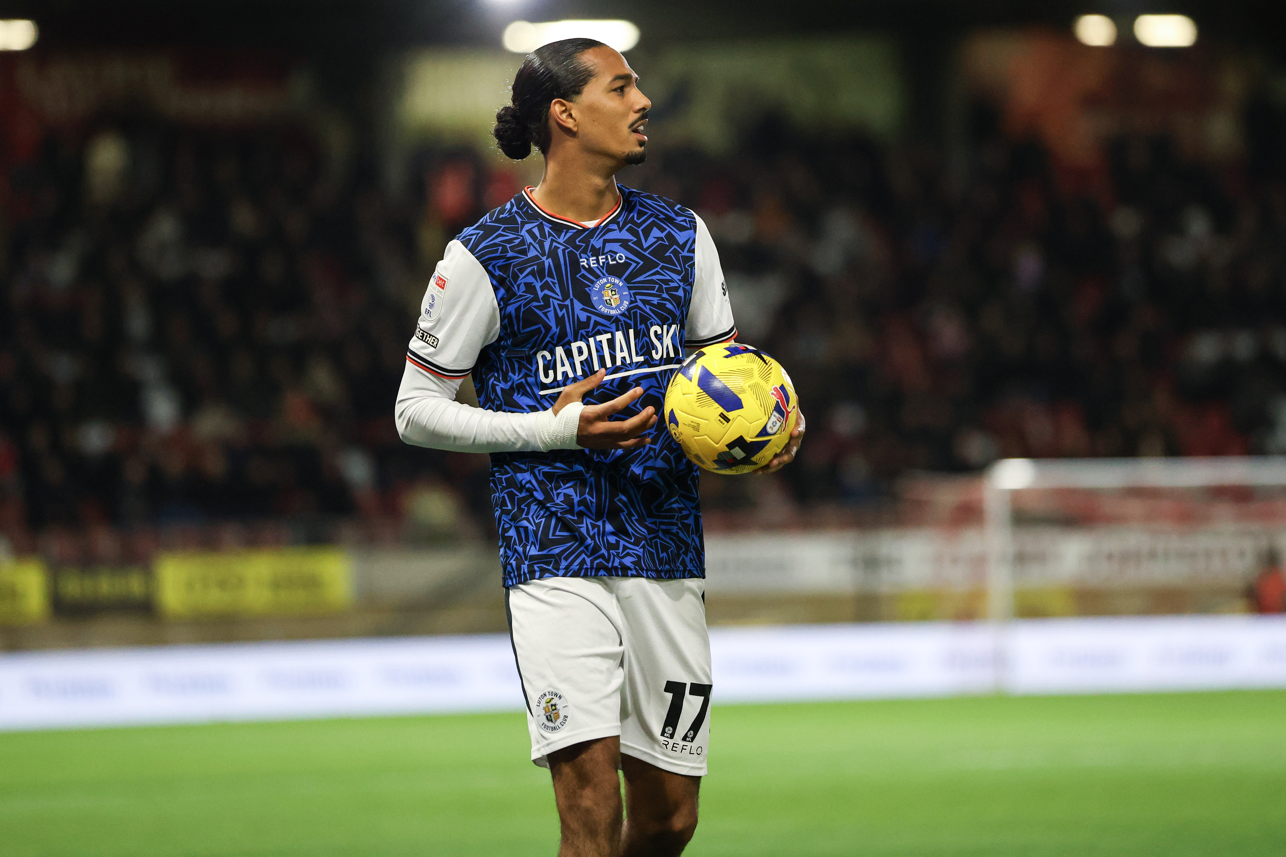 GD Orient v Luton 09DEC25 007 Image