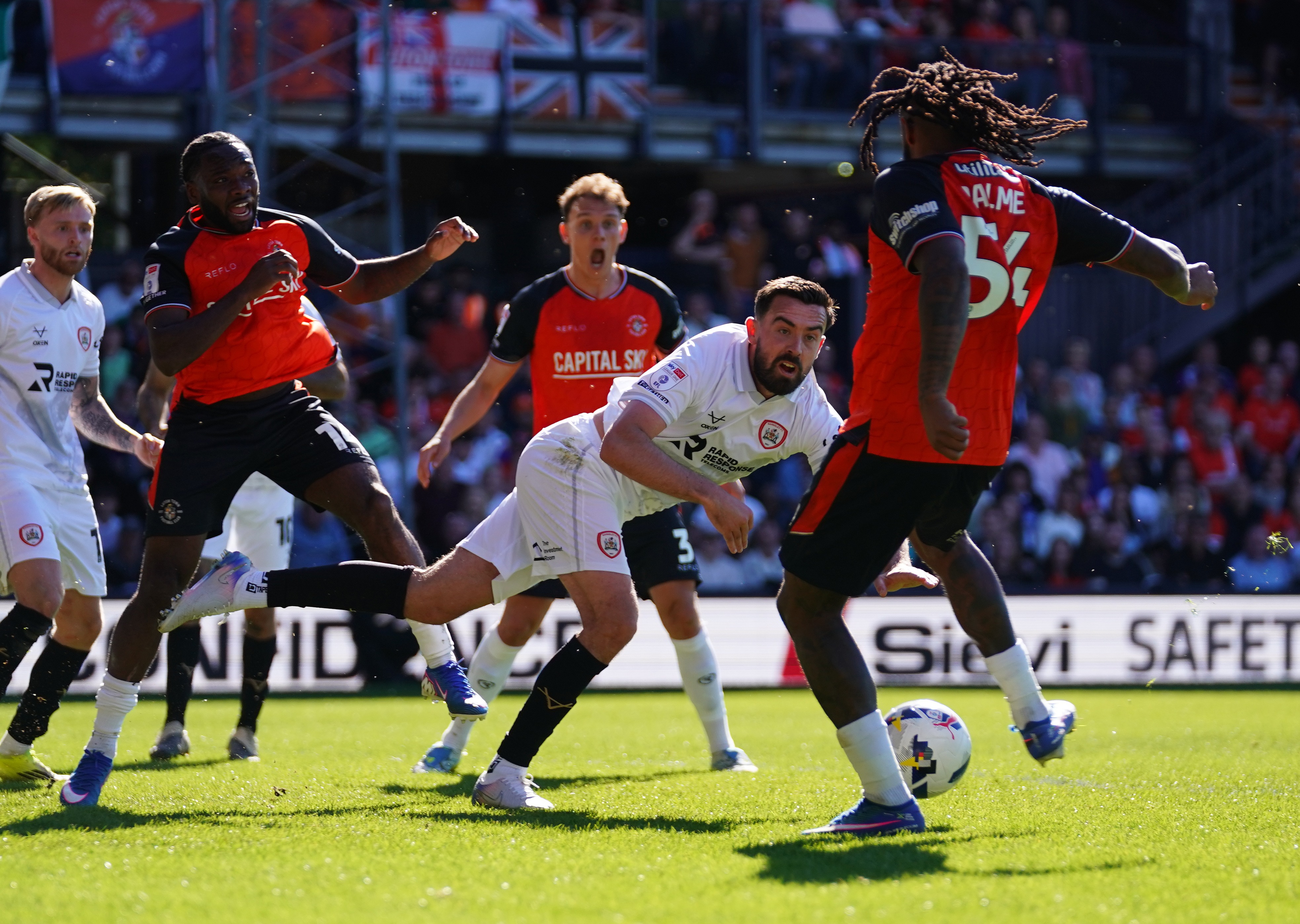 PMi Luton Town v Barnsley 650 Image