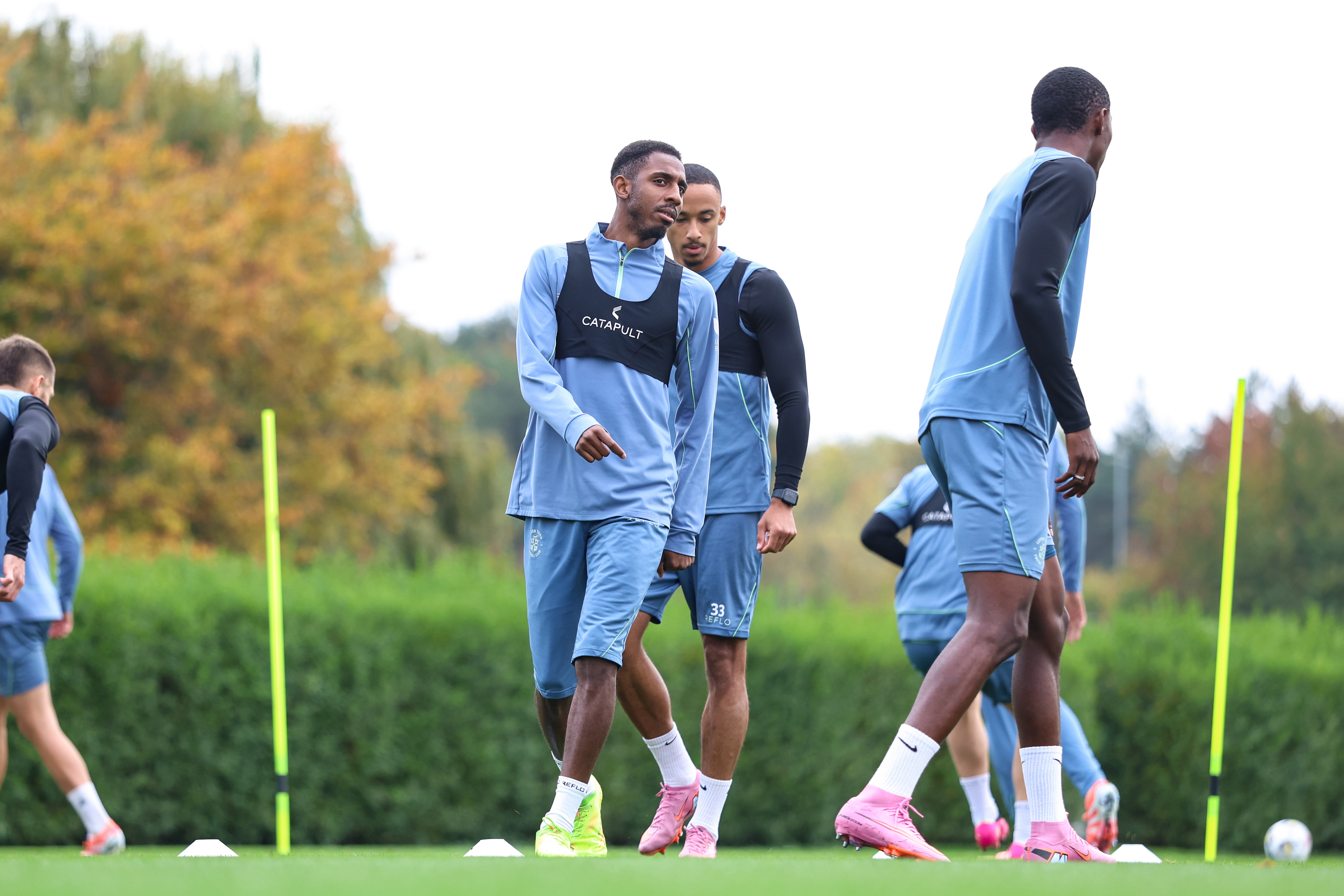 GD Luton Pre Mansfield Training 034 Image