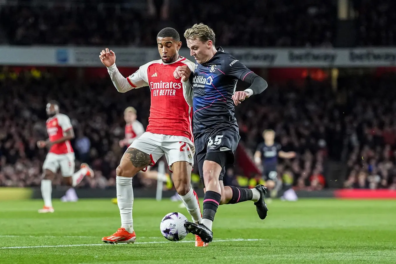 ltfc_arsenal_v_luton_03apr24_022.jpg