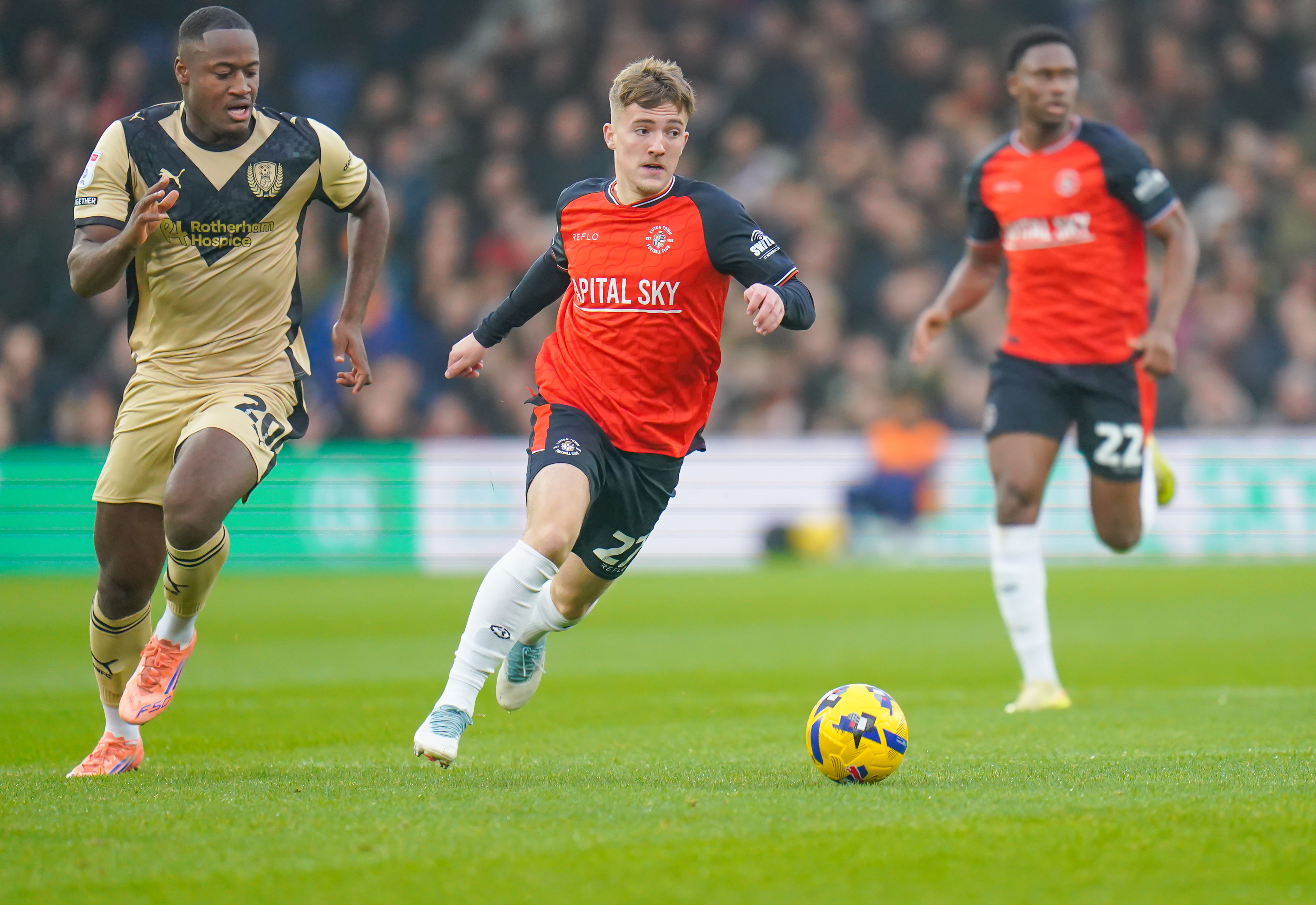Luton Town FC v Rotherham United FC 15.11.25 034 Image