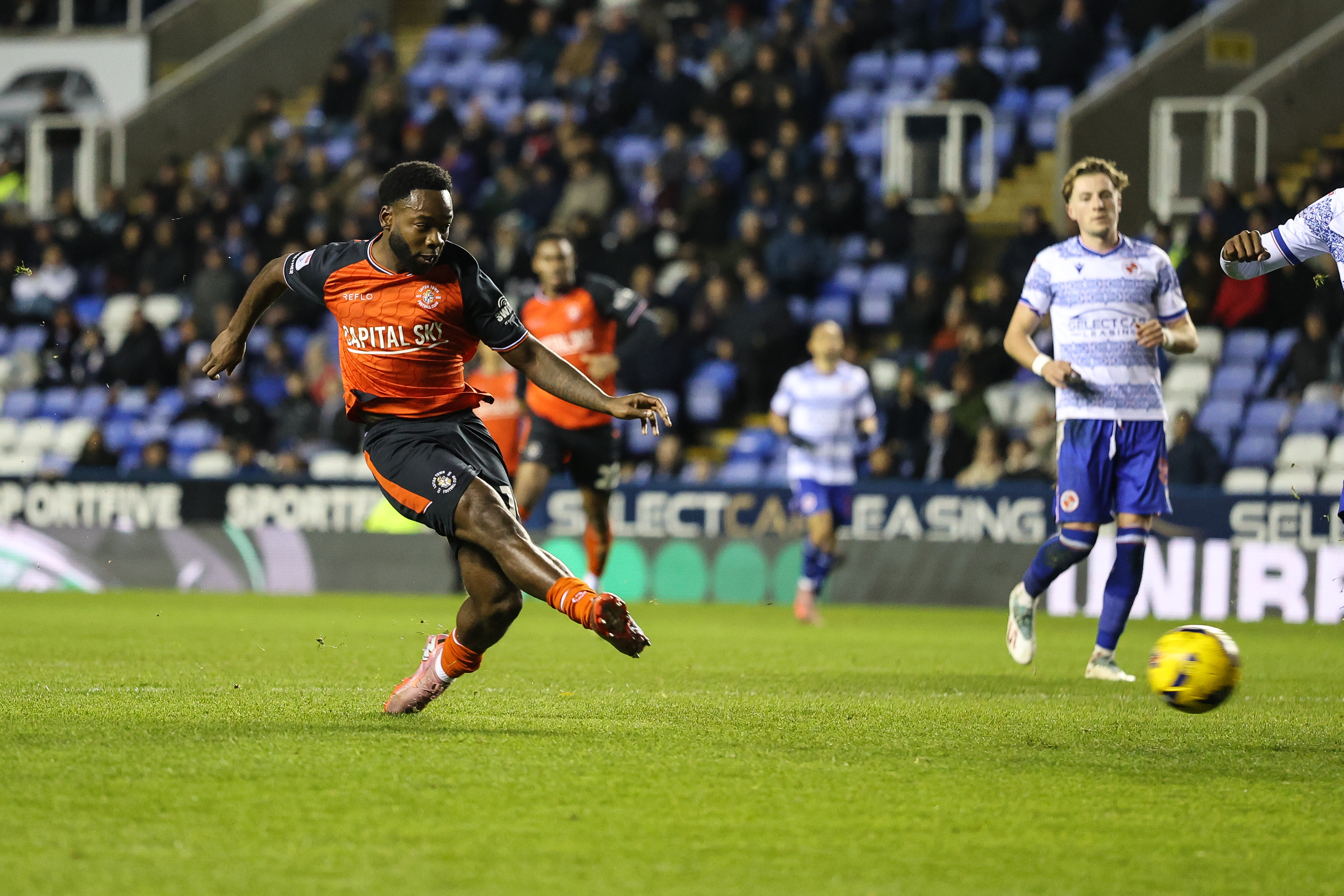 GD Reading v Luton 18DEC25 013 Image