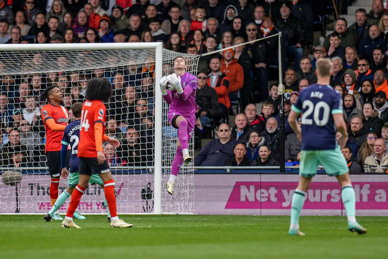 ltfc_luton_v_brentford_20apr24_022.jpg