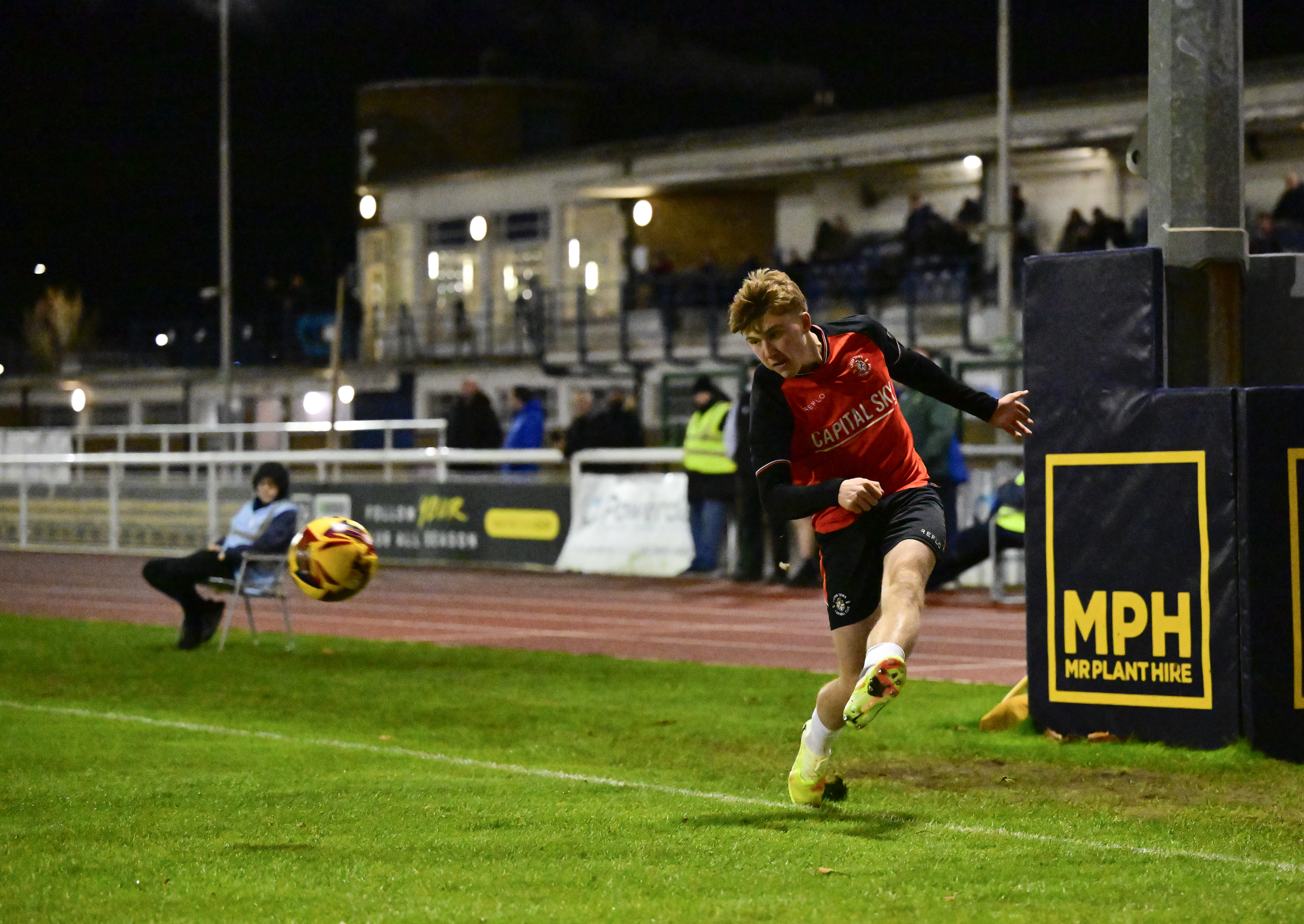 Luton Town v Exeter City 033 (1) Image