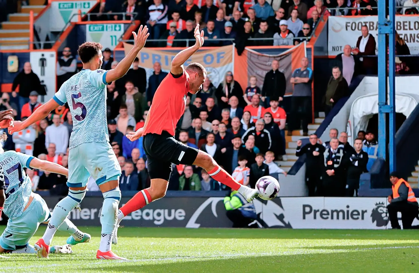 ltfc_luton_v_bournemouth_06apr24_016.jpg