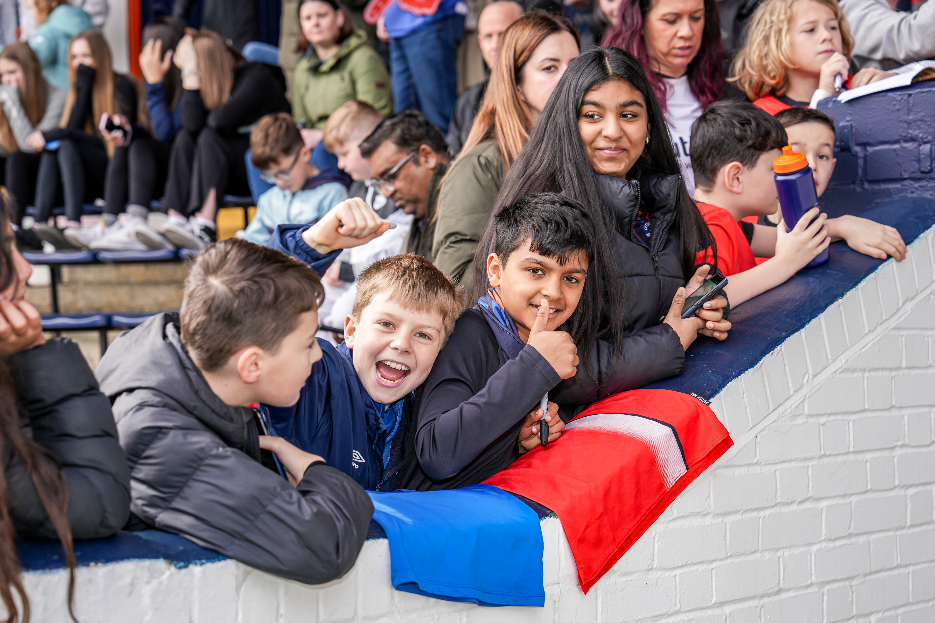 Junior Hatters eagerly anticipating the  arrival of the Luton Town squad at our open training session