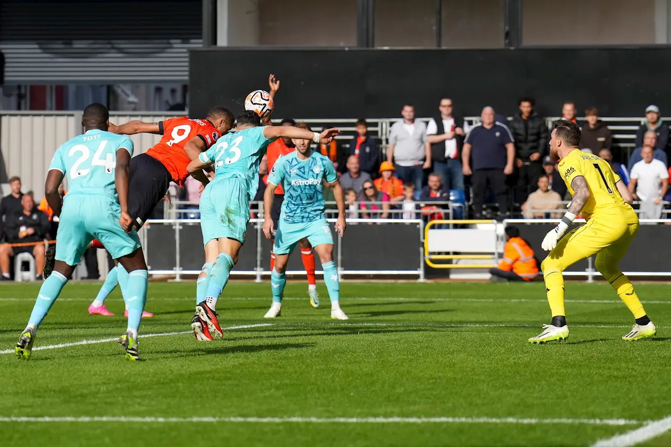 ltfc_luton_v_wolves_23sep23_0035.jpg