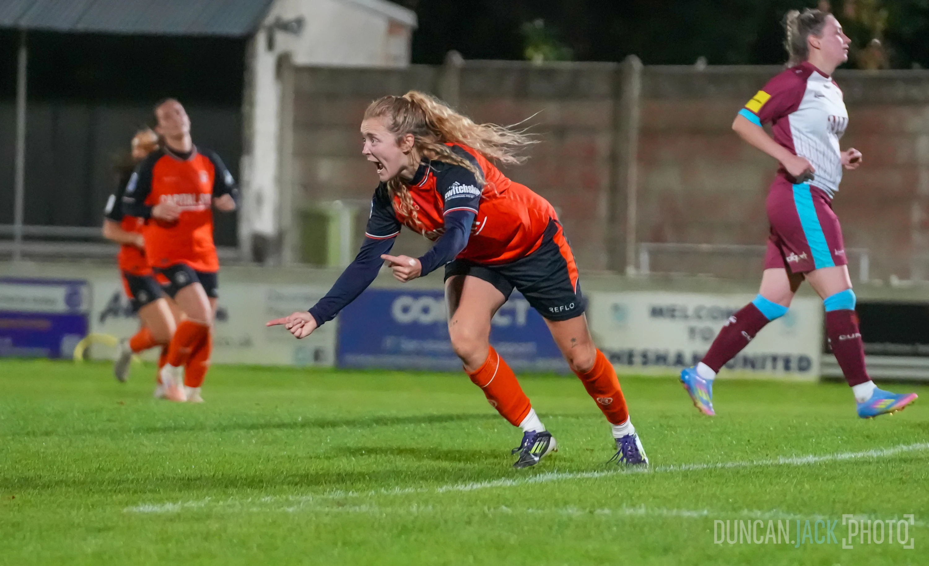 Chesham v Luton 30.10.25 00048 Image