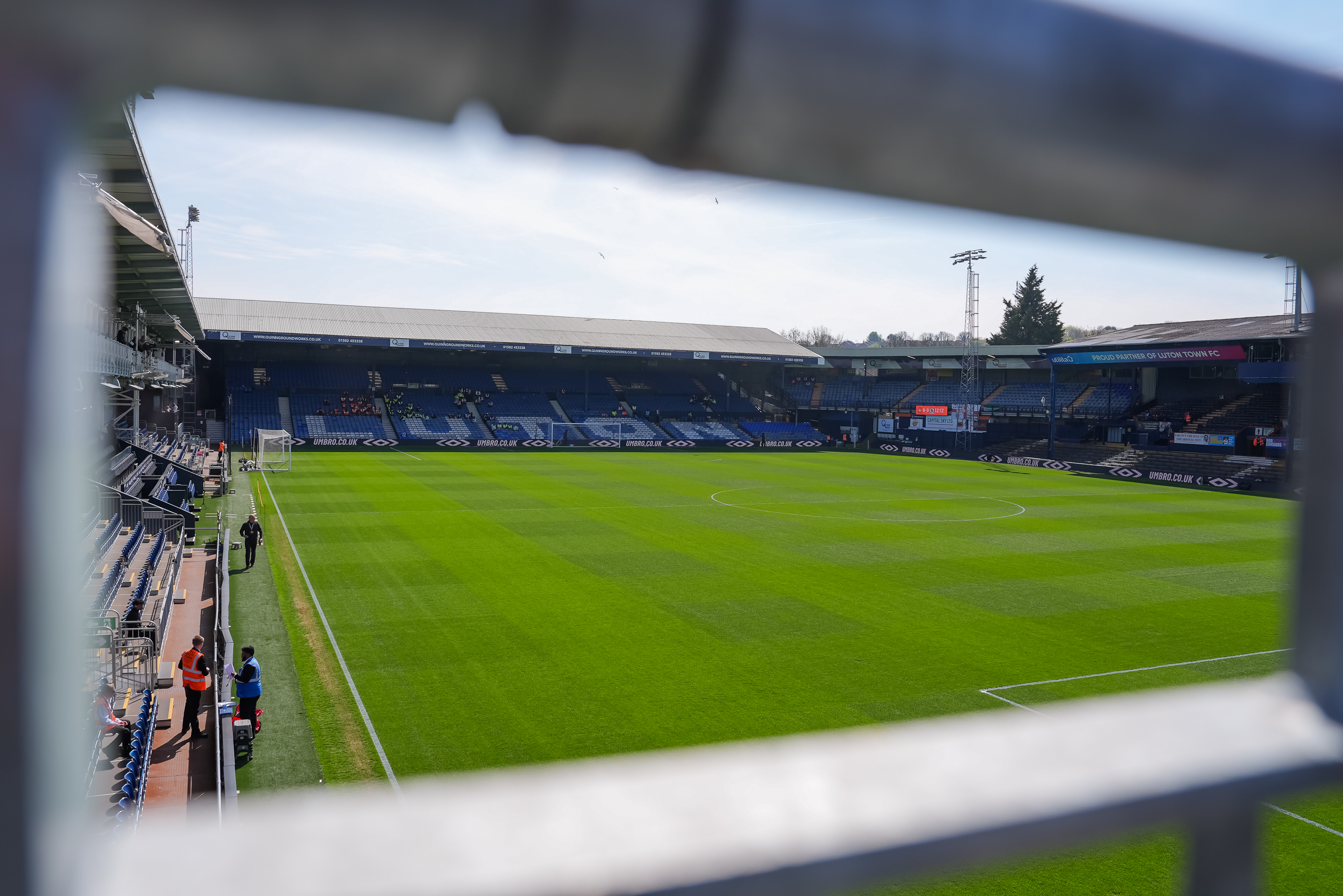 An image of the Kenilworth Road stand looking from the Oak Road end.