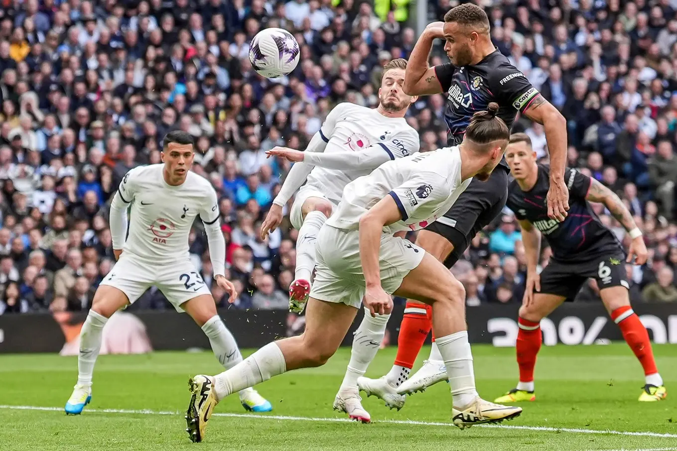 ltfc_tottenham_v_luton_30mar24_023.jpg