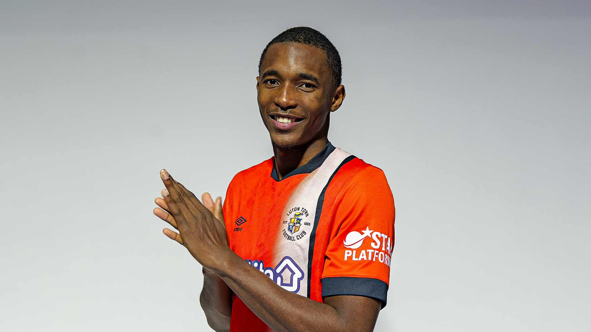 Christ Makosso signing 1