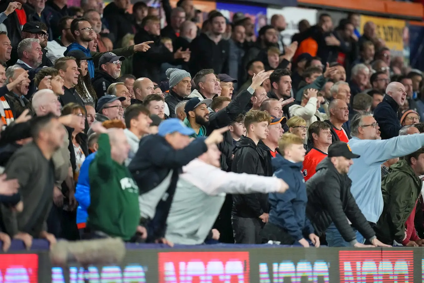 ltfc_luton_v_burnley_03oct23_0032.jpg