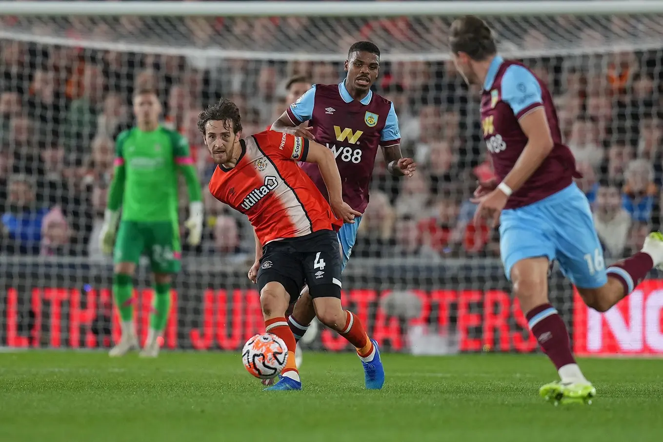 ltfc_luton_v_burnley_03oct23_0024.jpg