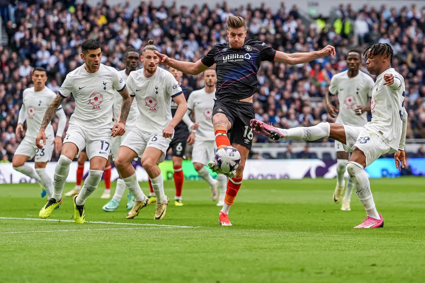 ltfc_tottenham_v_luton_30mar24_021.jpg