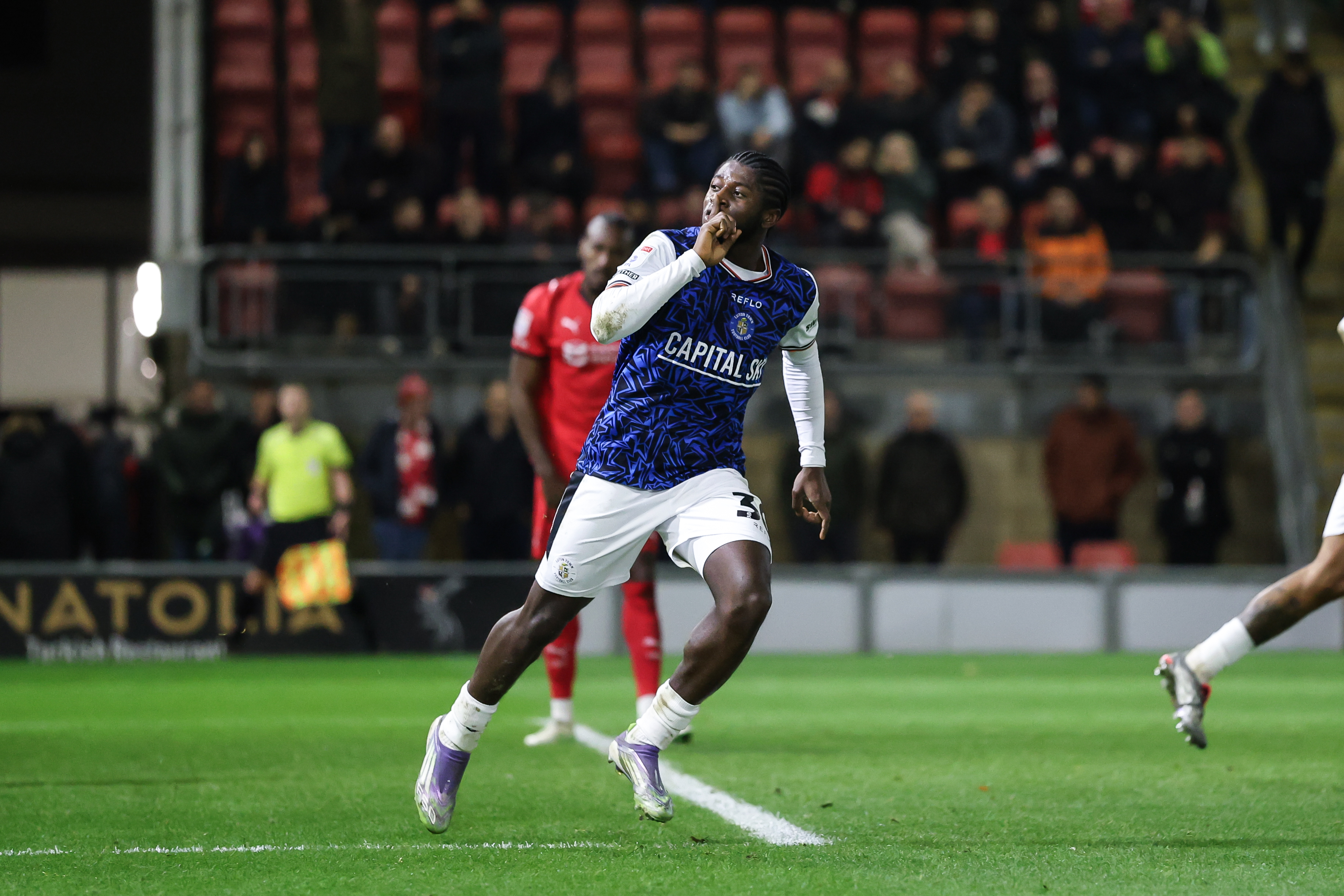 GD Orient v Luton 09DEC25 029 Image