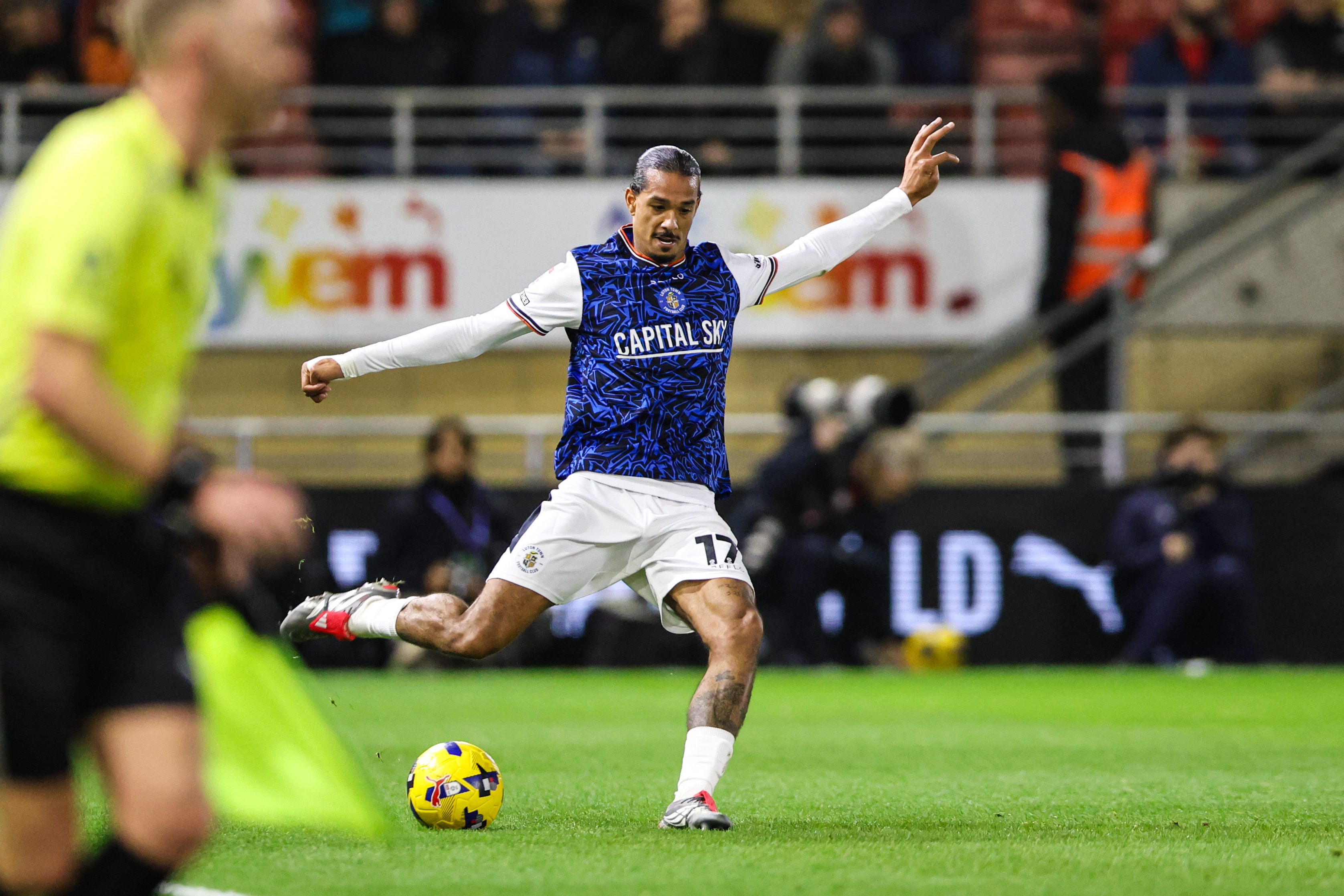 GD Orient v Luton 09DEC25 036 Image