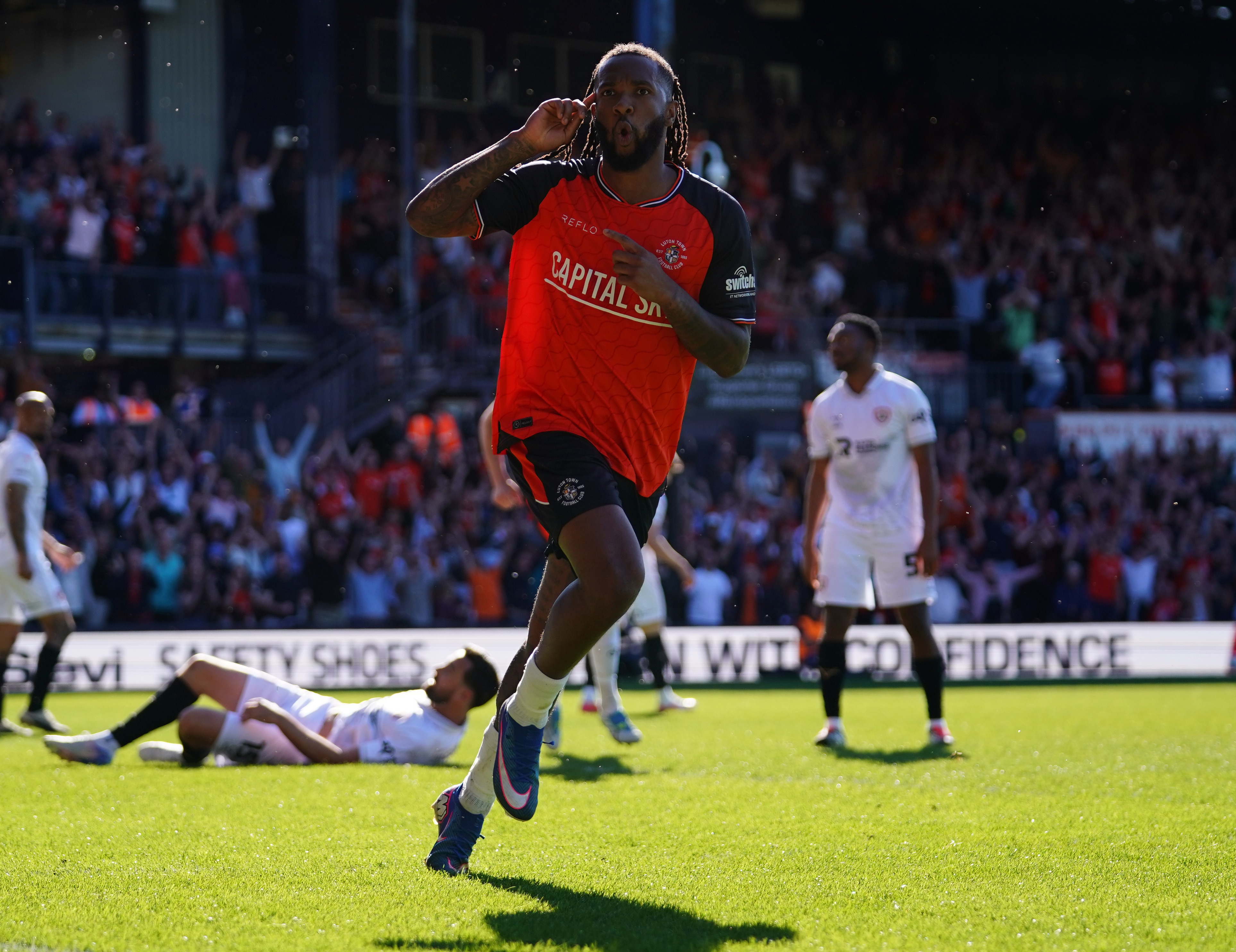 PMi Luton Town v Barnsley 654 Image