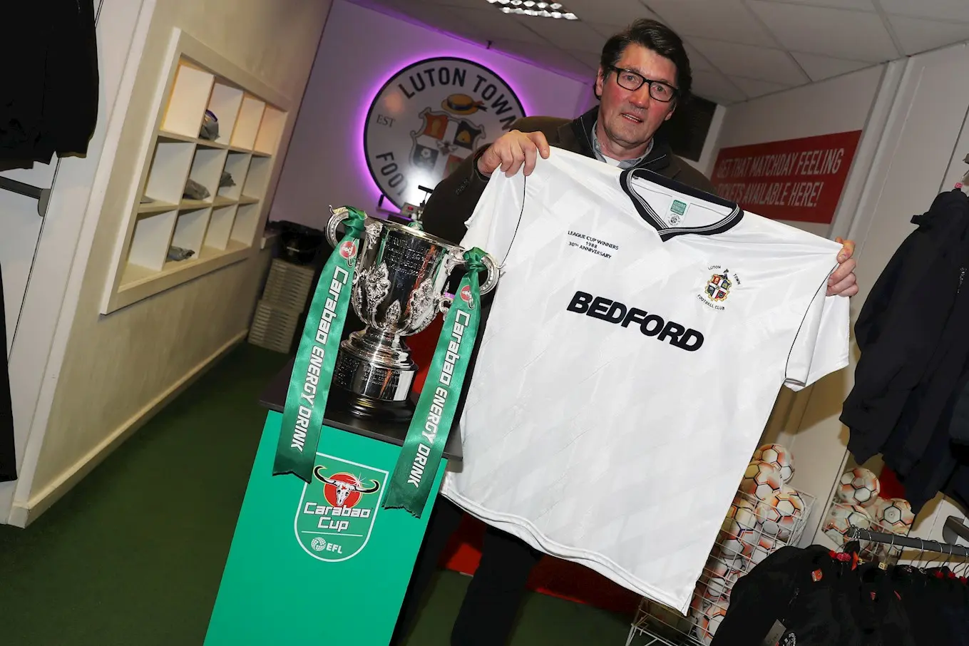 mick-harford-with-carabao-cup.jpg