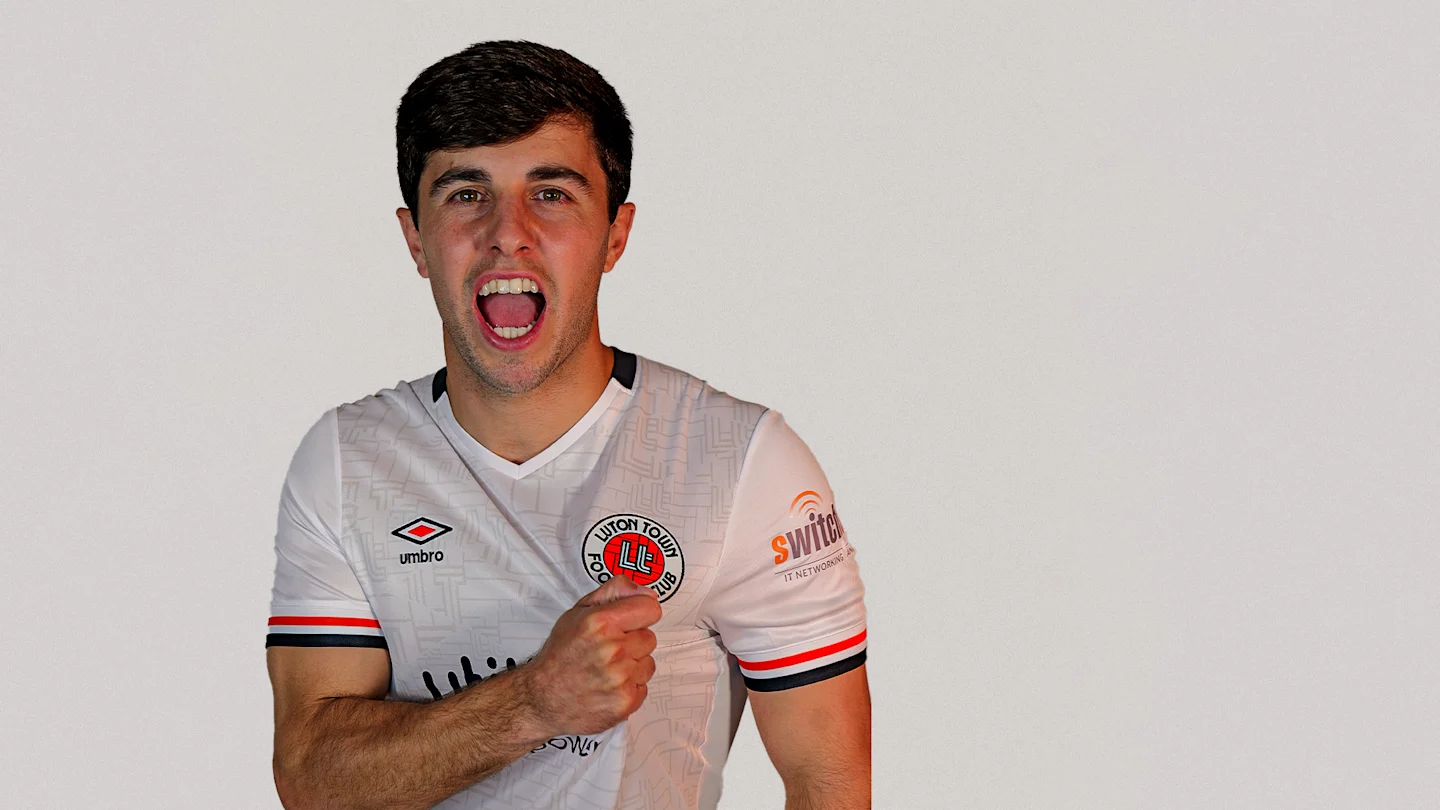 Liam Walsh signs for the Hatters Luton Town FC