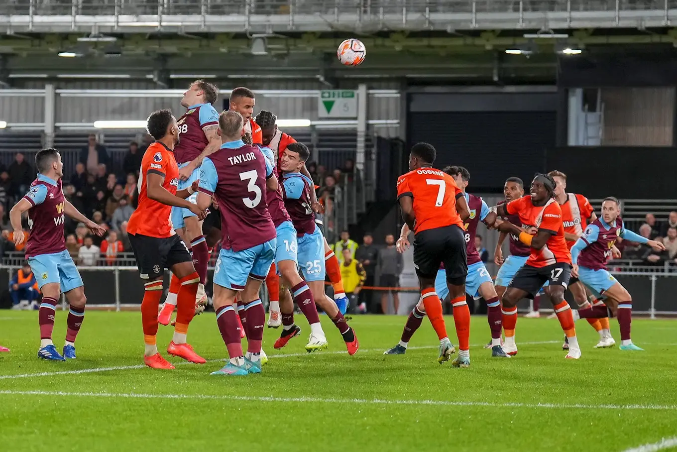 ltfc_luton_v_burnley_03oct23_0025.jpg