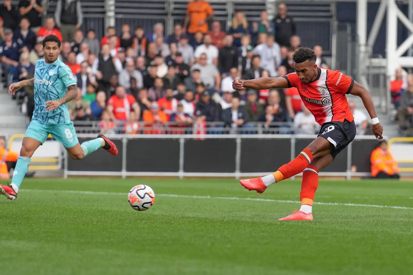 ltfc_luton_v_wolves_23sep23_0023.jpg