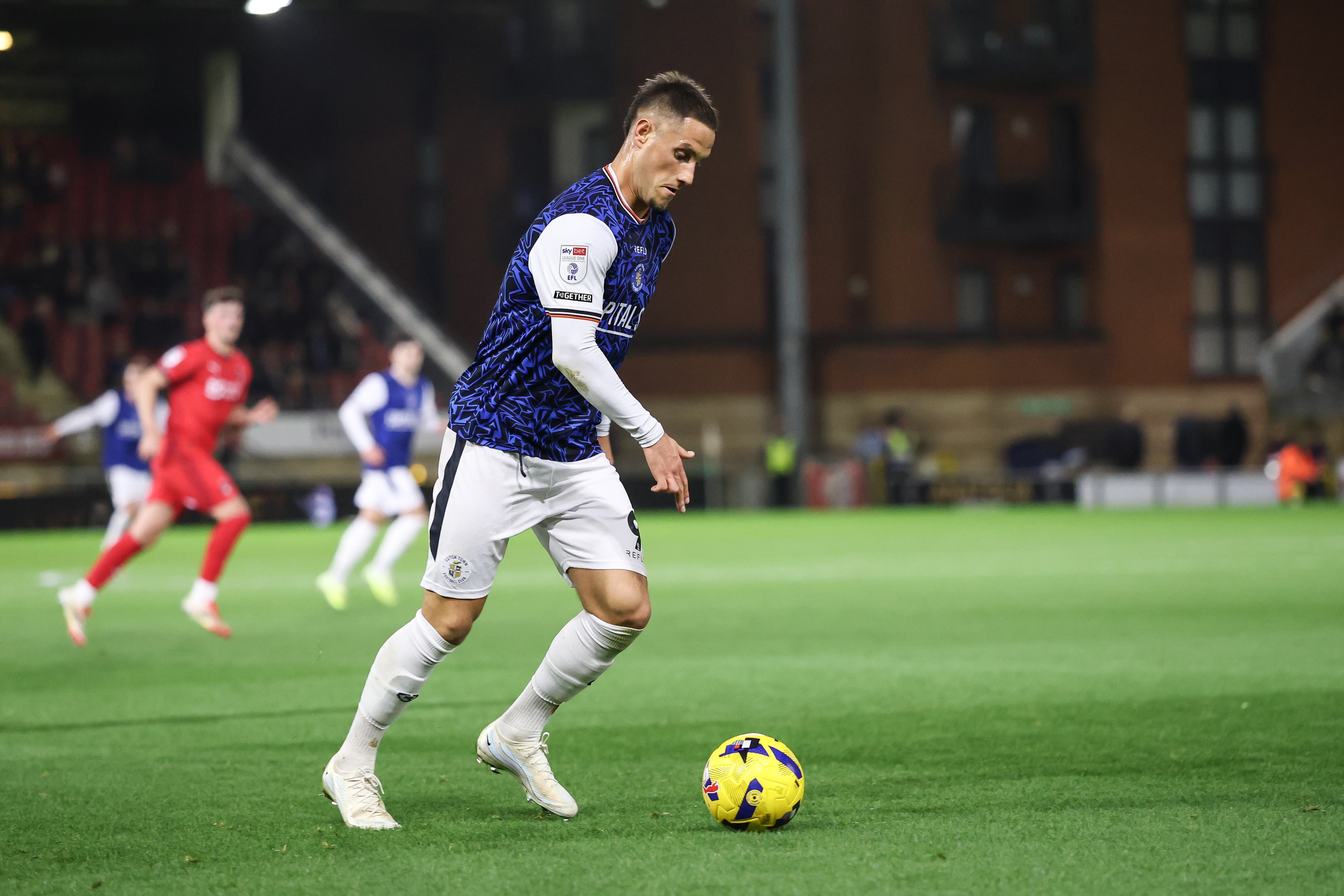 GD Orient v Luton 09DEC25 015 Image