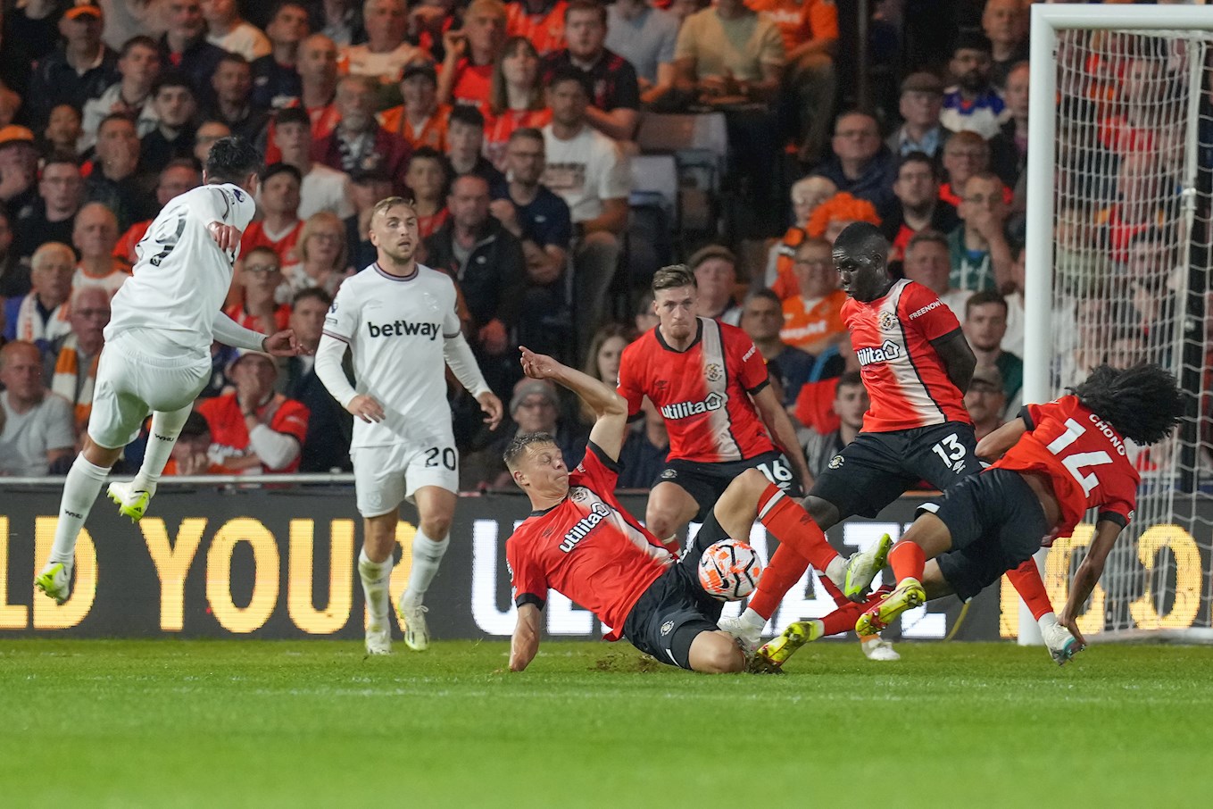 ltfc_luton_town_v_west_ham_01sep23_0046.jpg