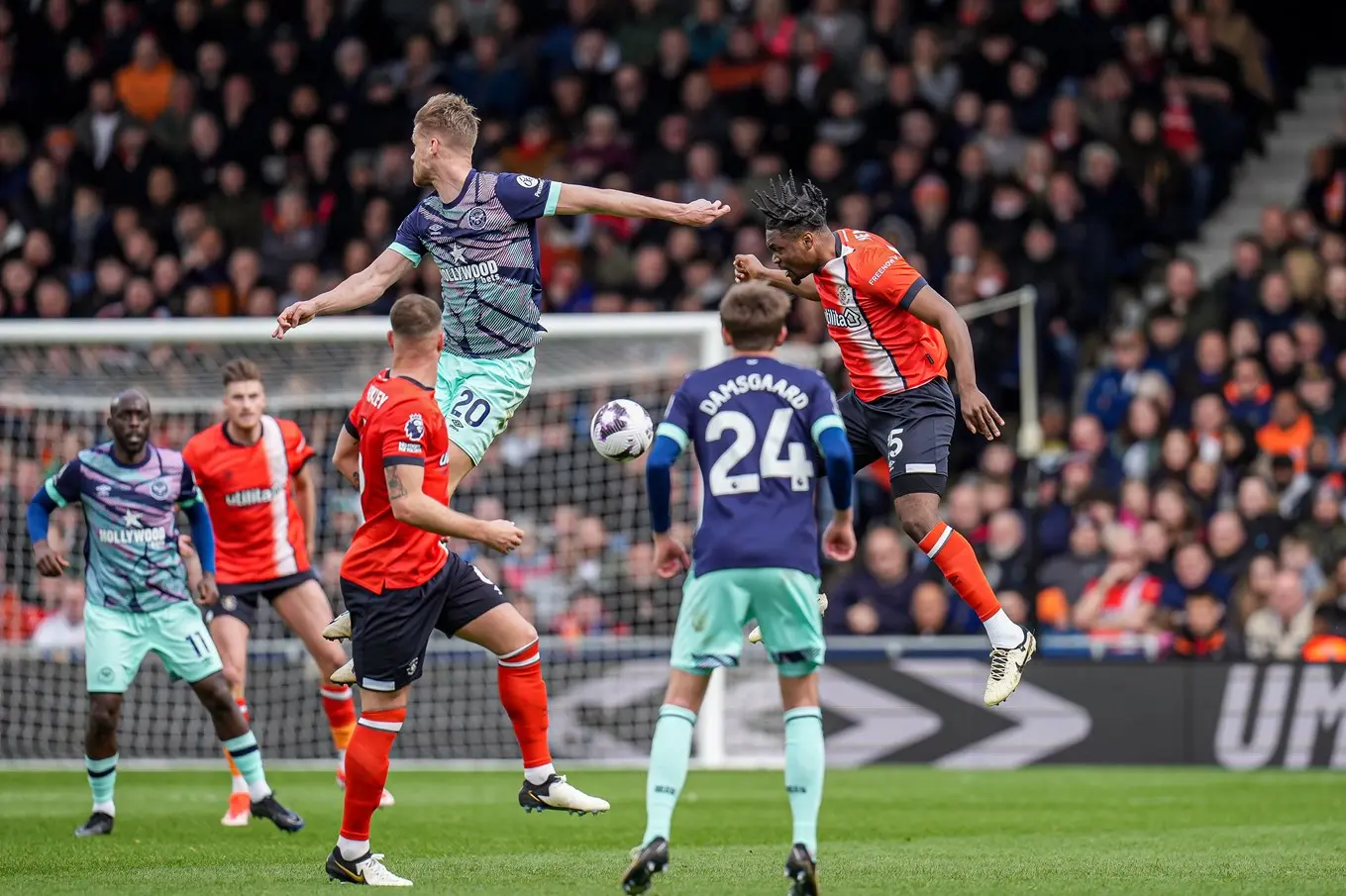 ltfc_luton_v_brentford_20apr24_025.jpg