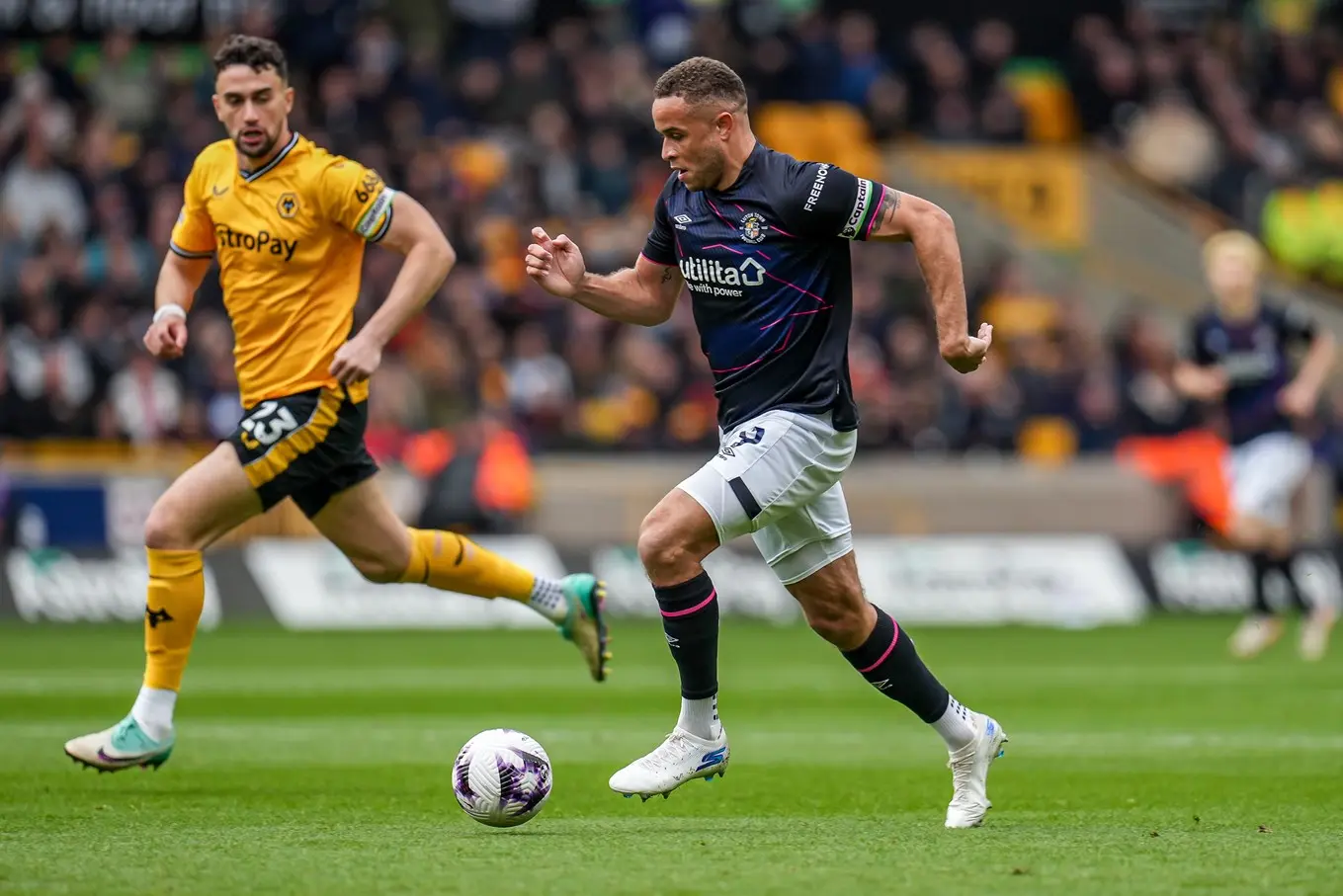 ltfc_wolves_v_luton_27apr24_034.jpg