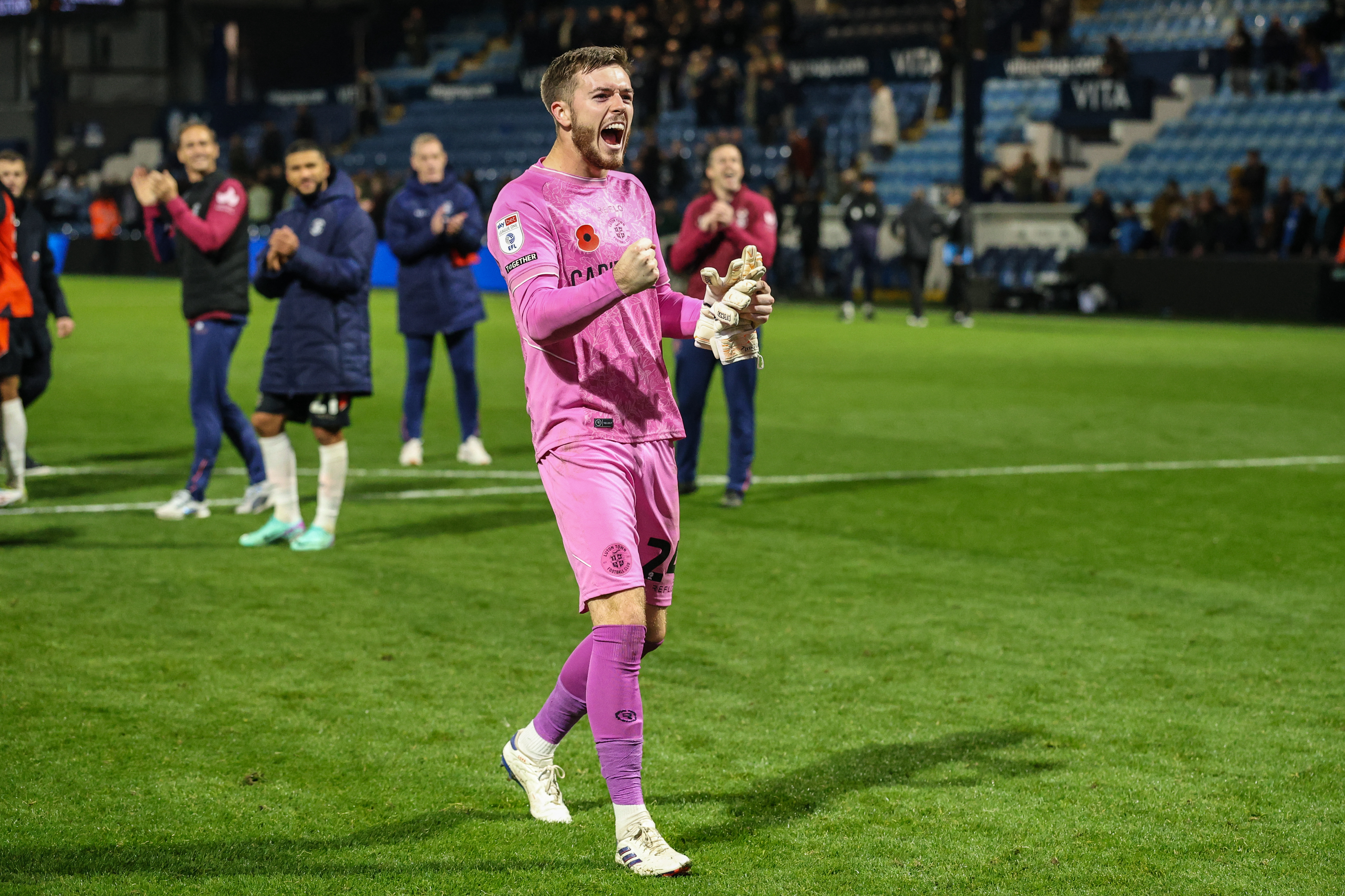 GD Stockport v Luton 08NOV25 262 Image